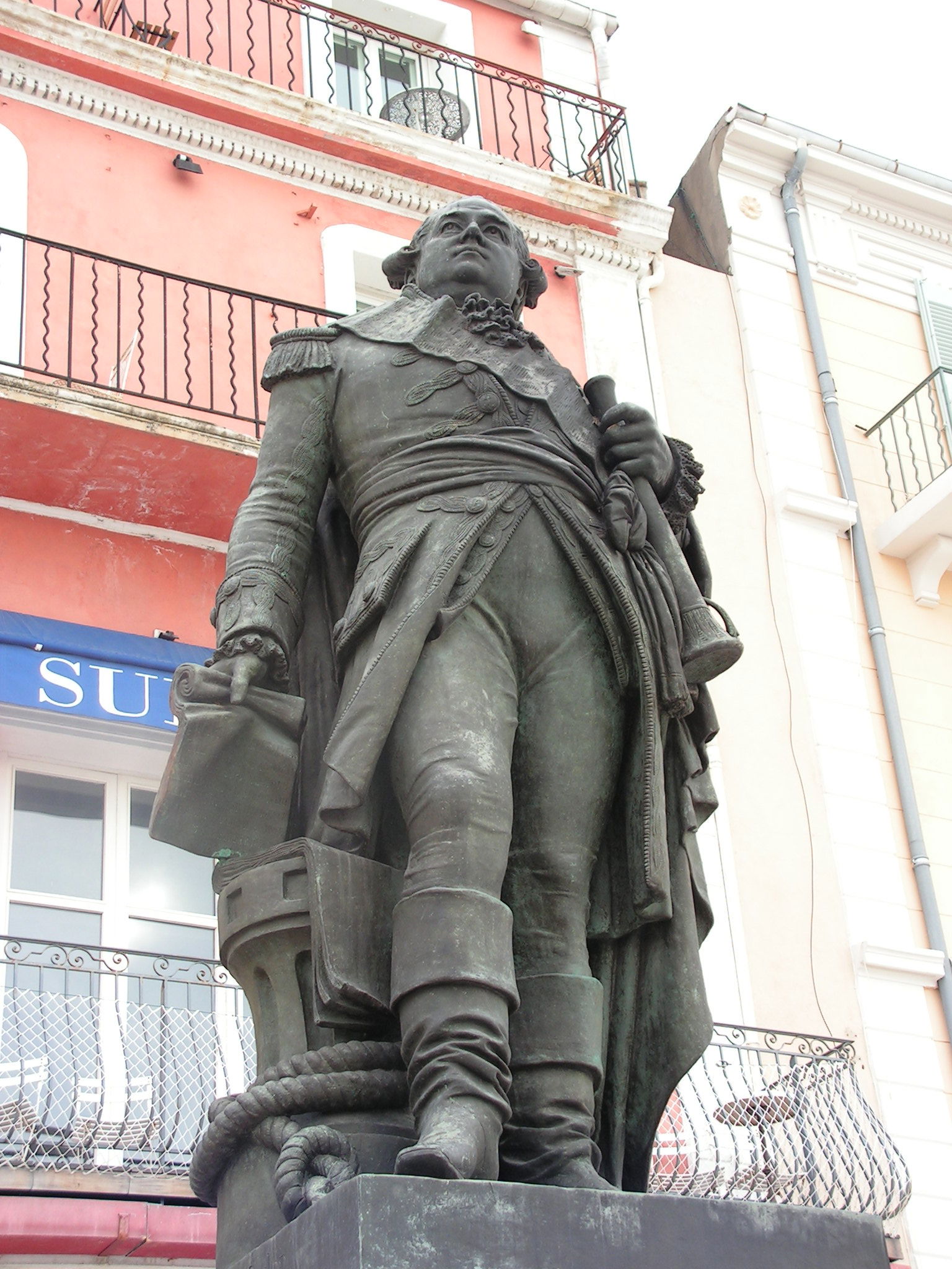 Estatua del Bailli de Suffren, por Robin DI LORETO