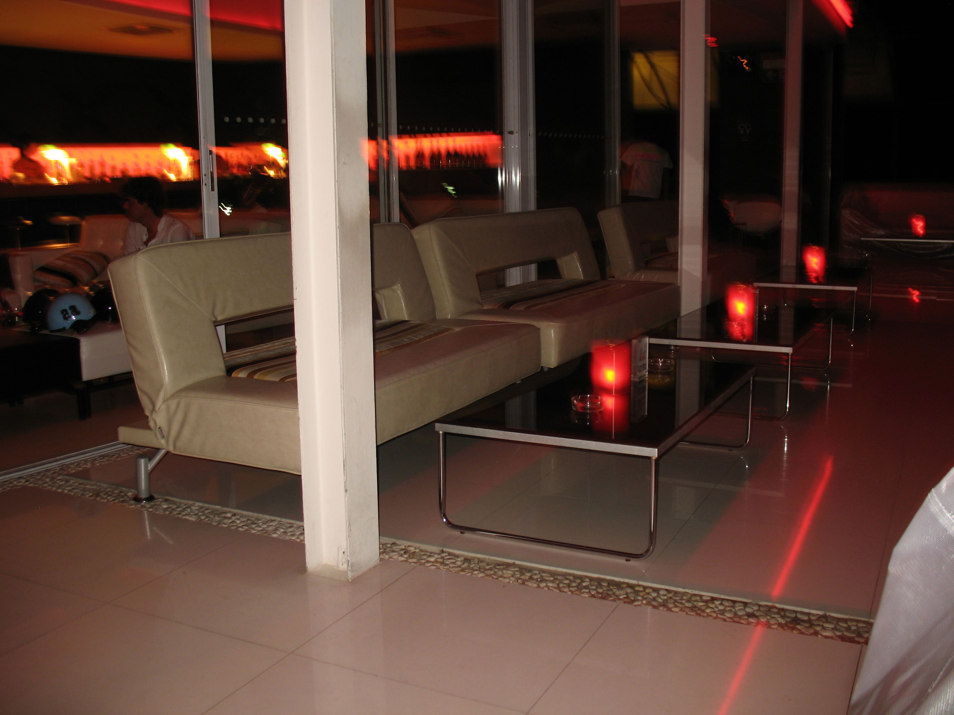 Q Bar Samui, por miguel a. cartagena