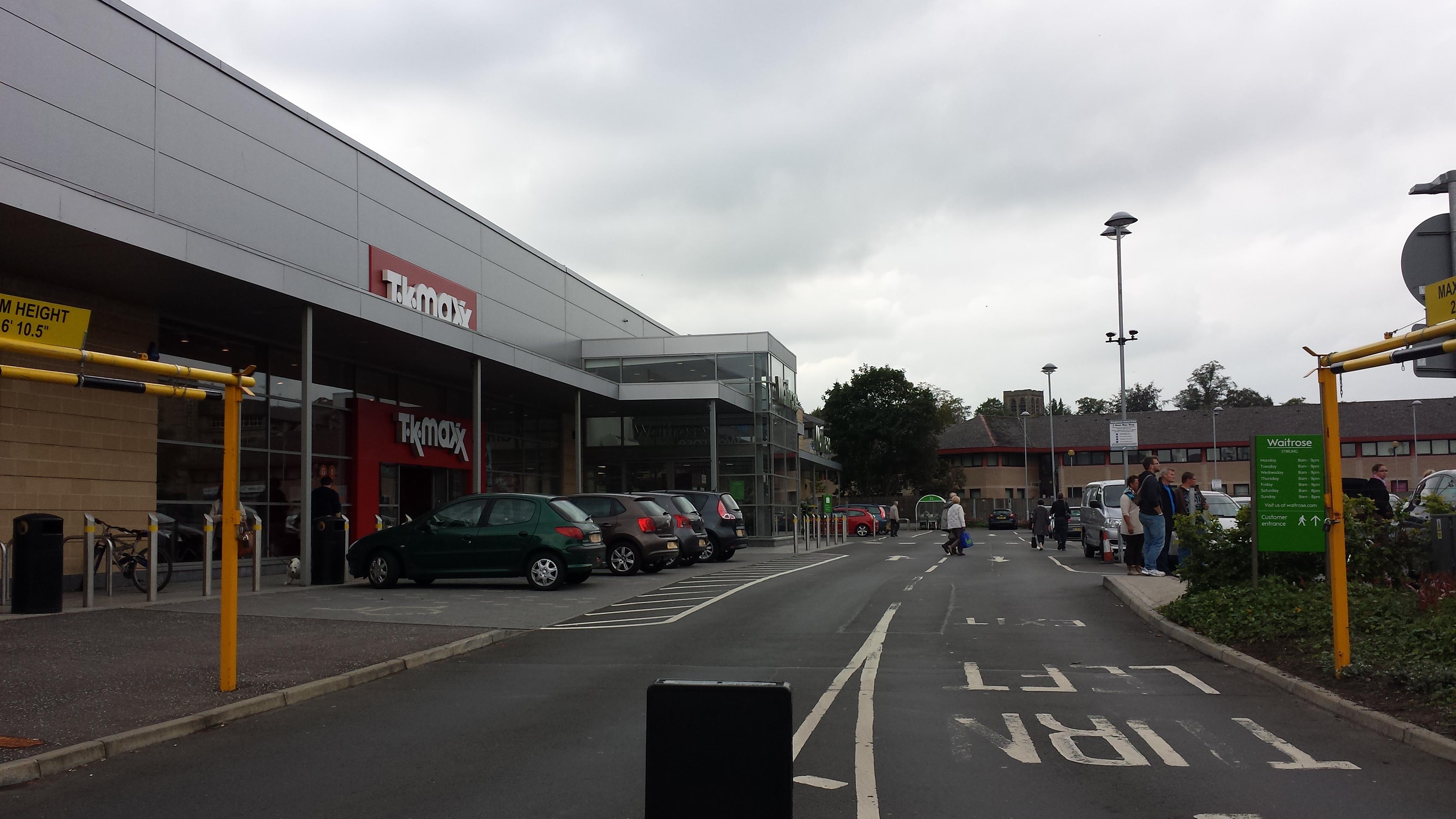 Centro Comercial Burghmuir, por eXplorador Escocés