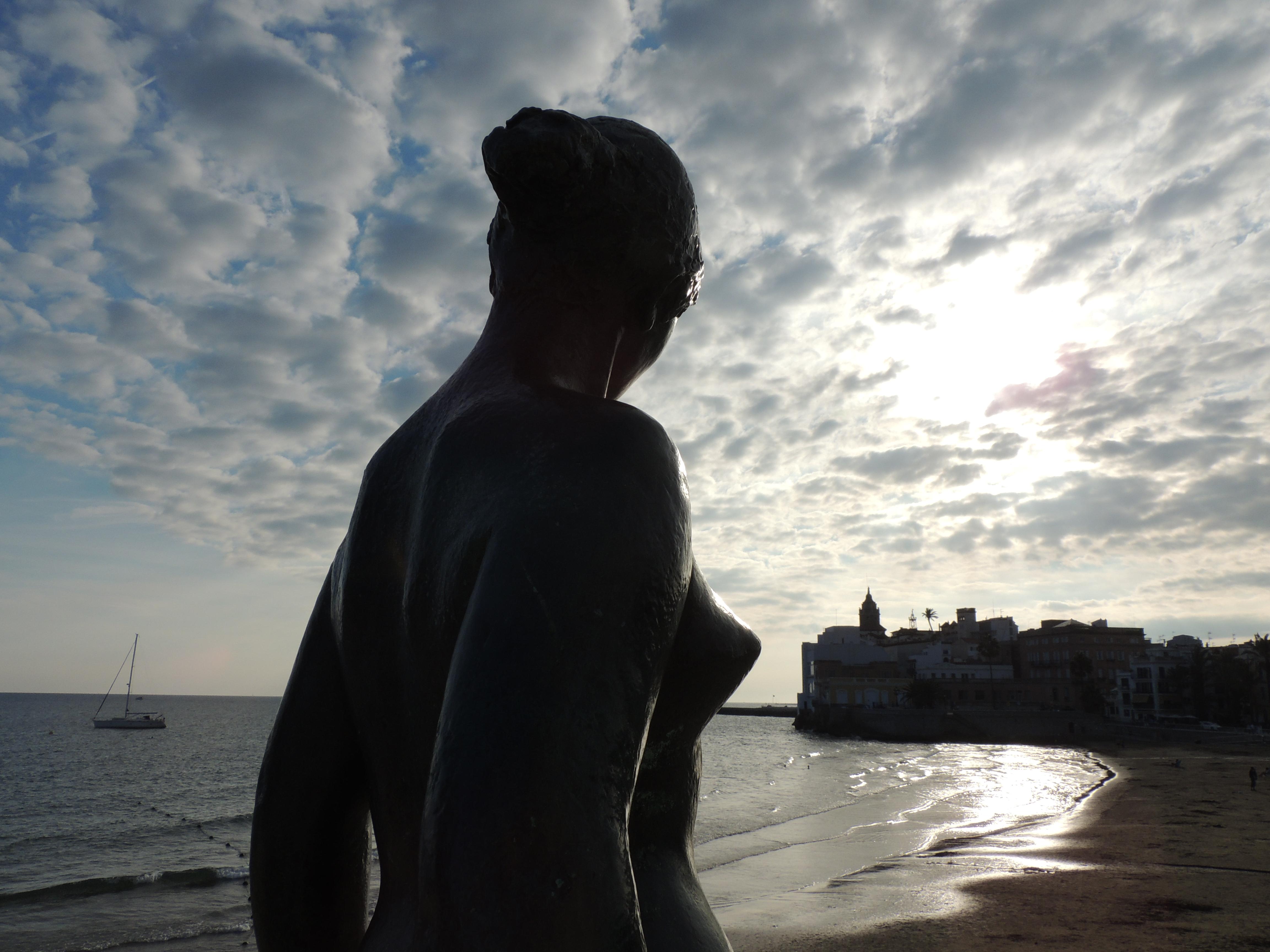 Estatuas en Sitges: un recorrido por sus emblemáticas esculturas