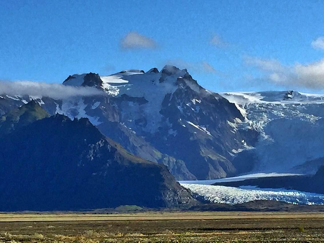 Memorial con puente destruido por avalancha del Vatnajokull, por Diana Patricia Montemayor Flores