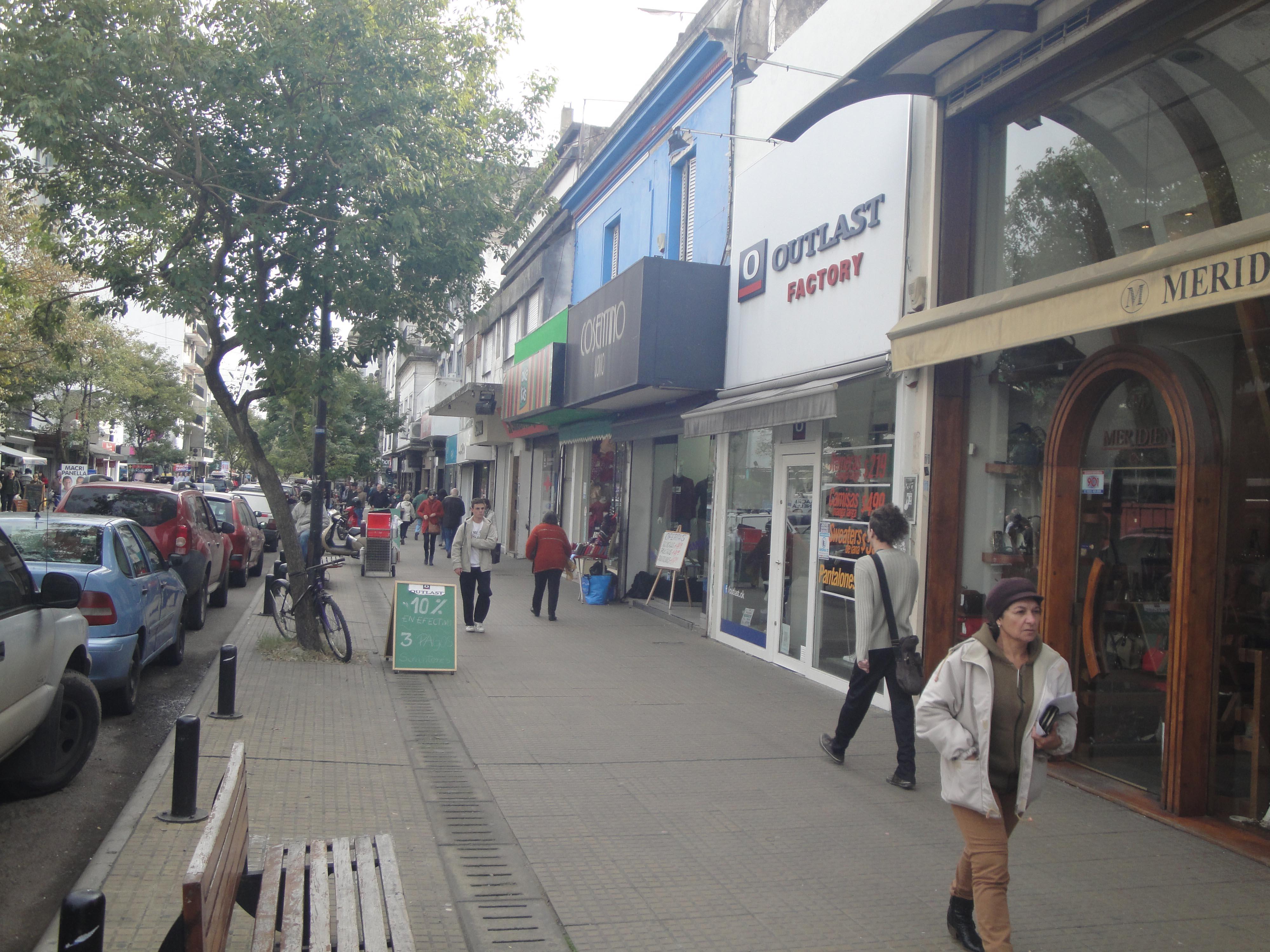 Centro Comercial Calle 12, por Manuel Toubes