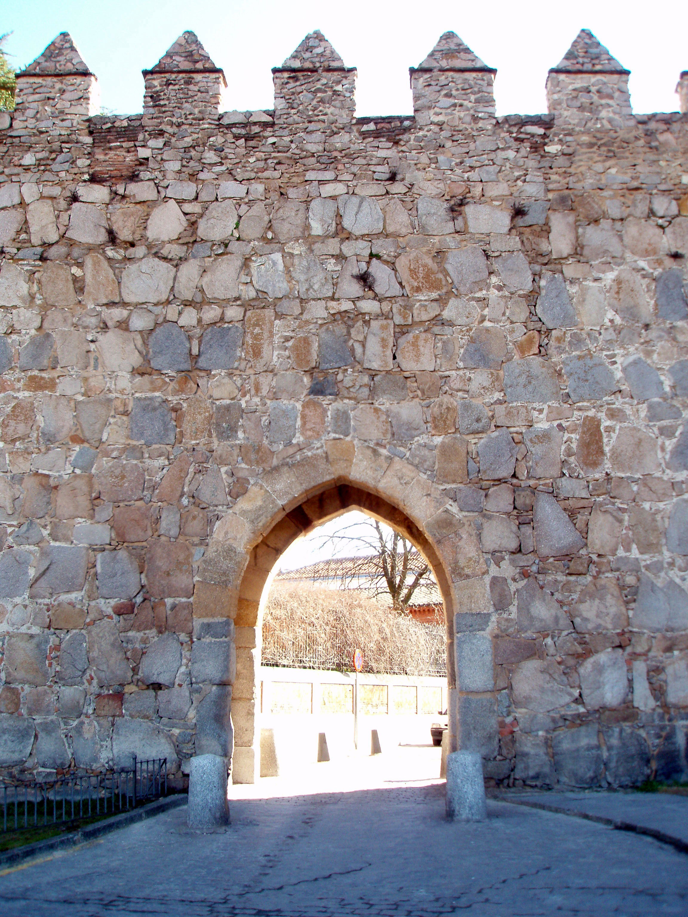 Puerta o arco del Mariscal, por Olga