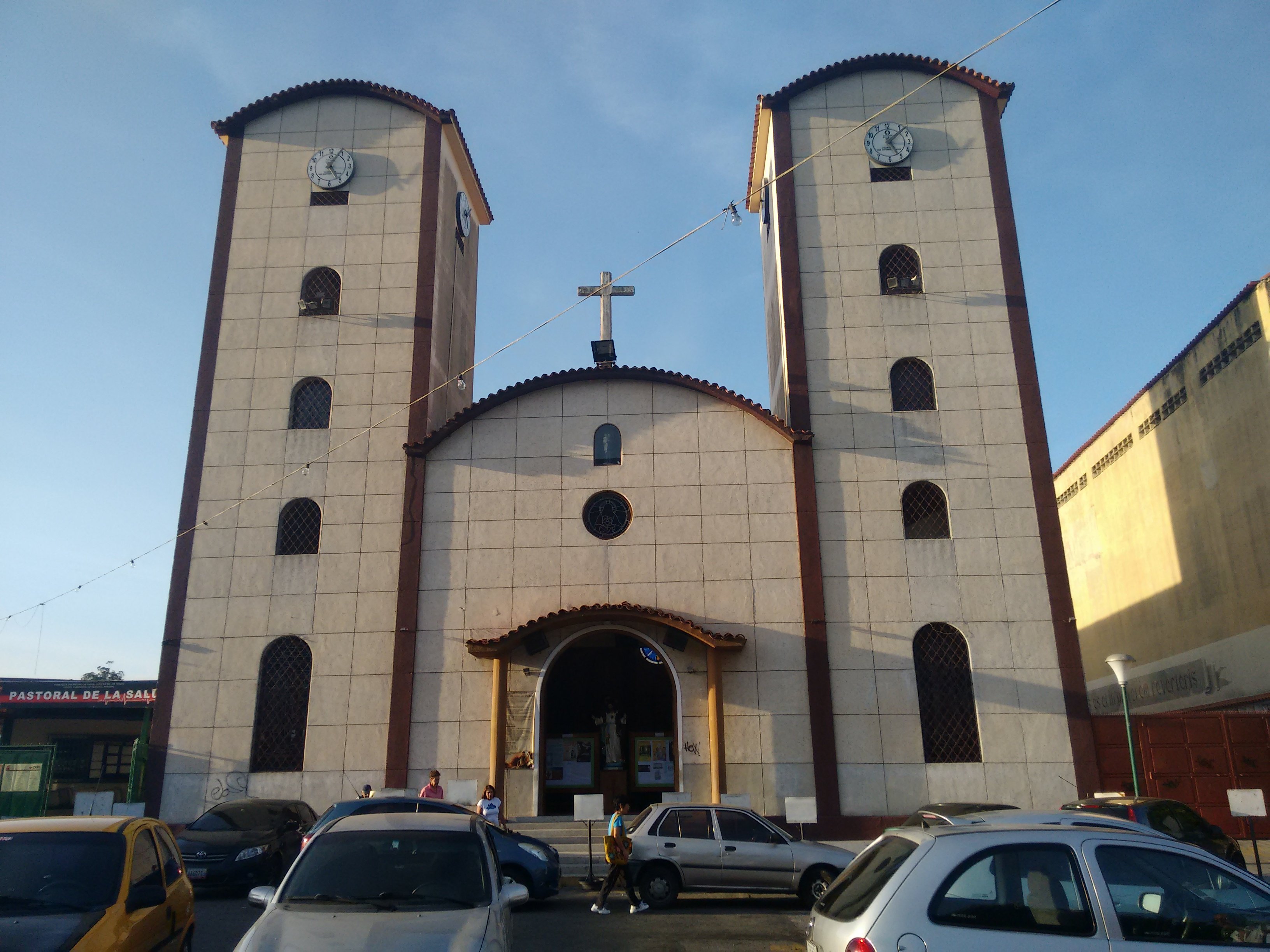 Iglesia de San Antonio de Padua en San Antonio de los Altos: 1 opiniones y  5 fotos