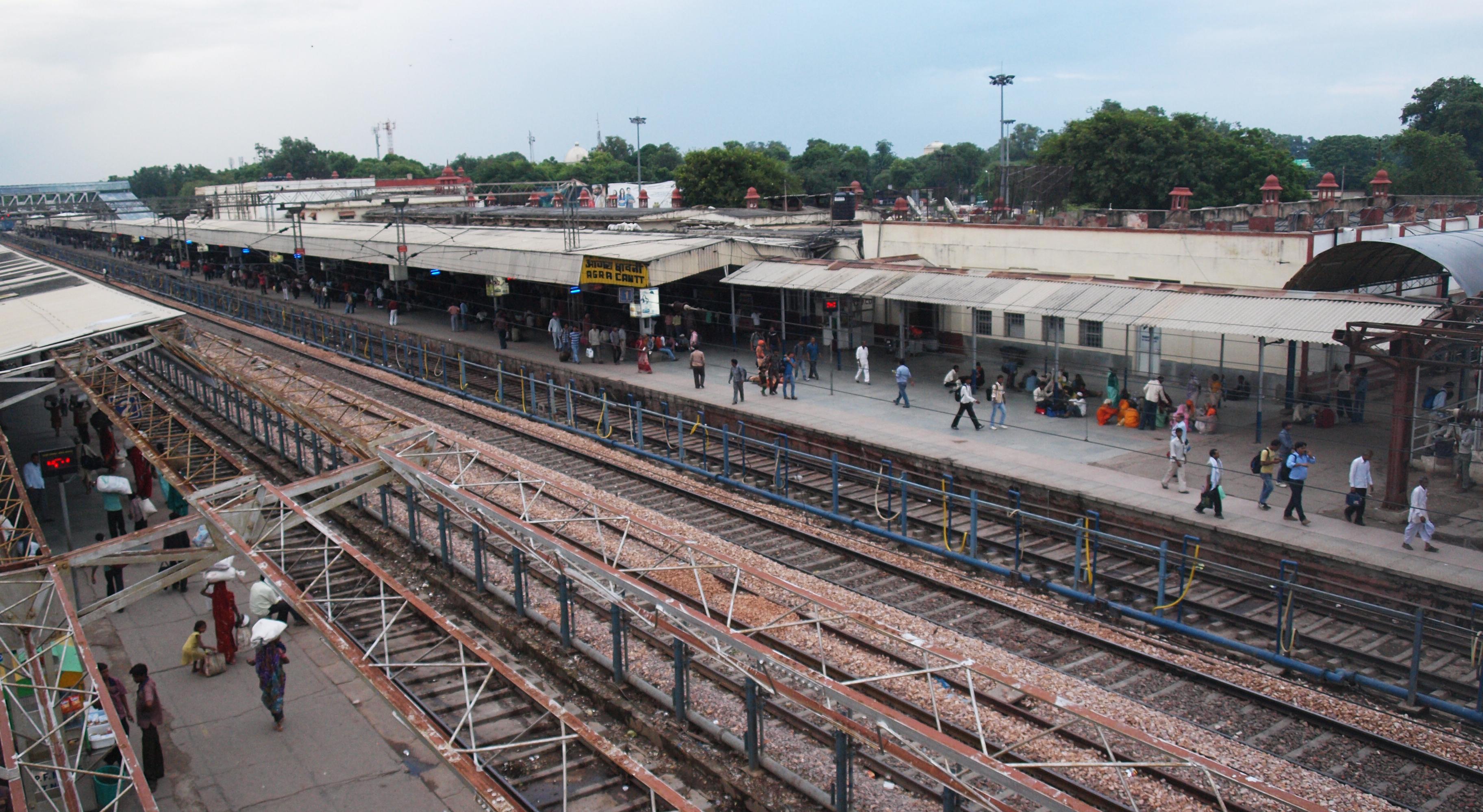 Estaciones de tren en Agra y su conexión con los grandes destinos