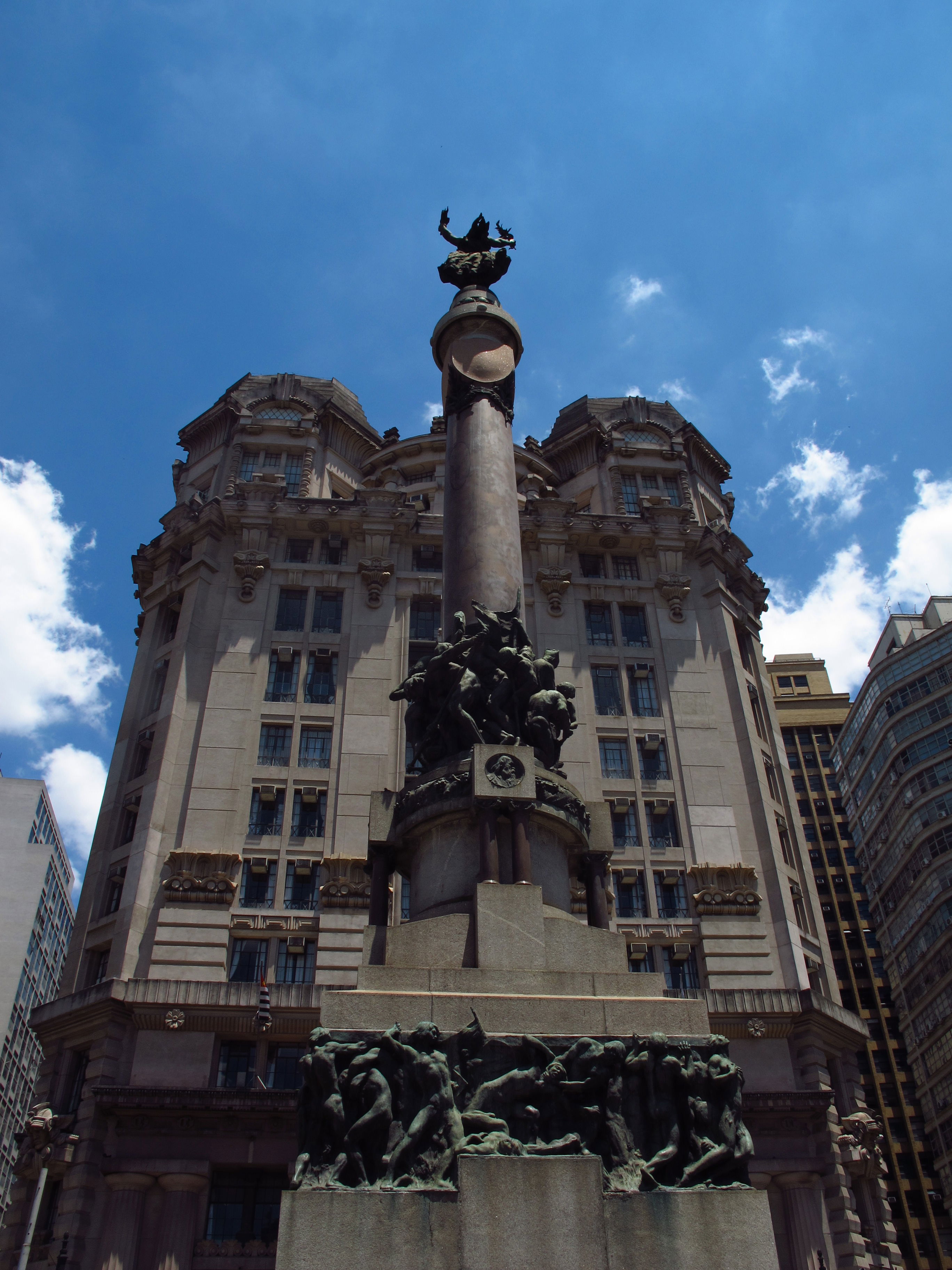 Monumento Glória Imortal a los fundadores de São Paulo, por Cleide Isabel