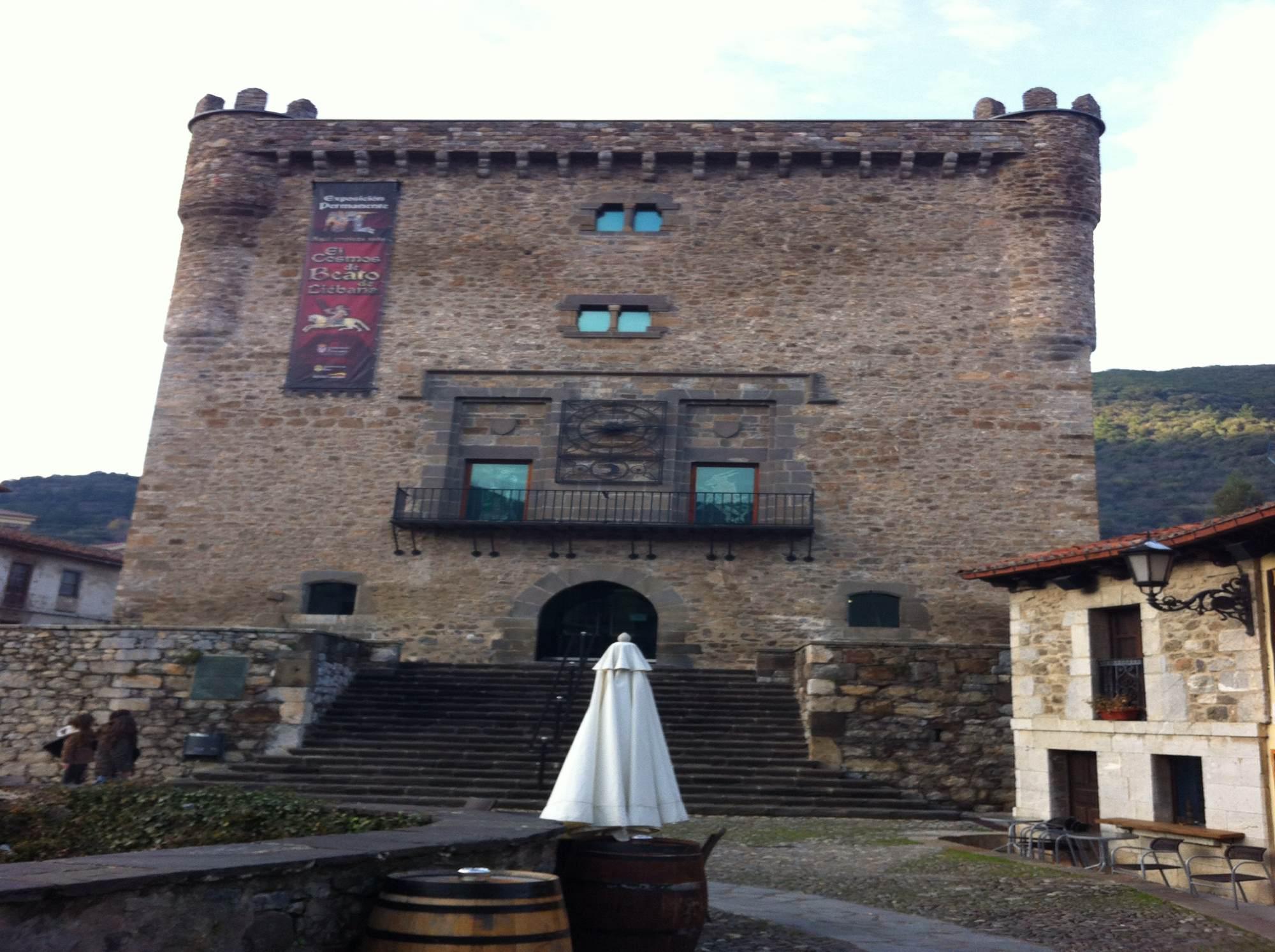 Ayuntamiento de Potes o Torre del Infantado, por Francisco Javier Lamelas Blanco