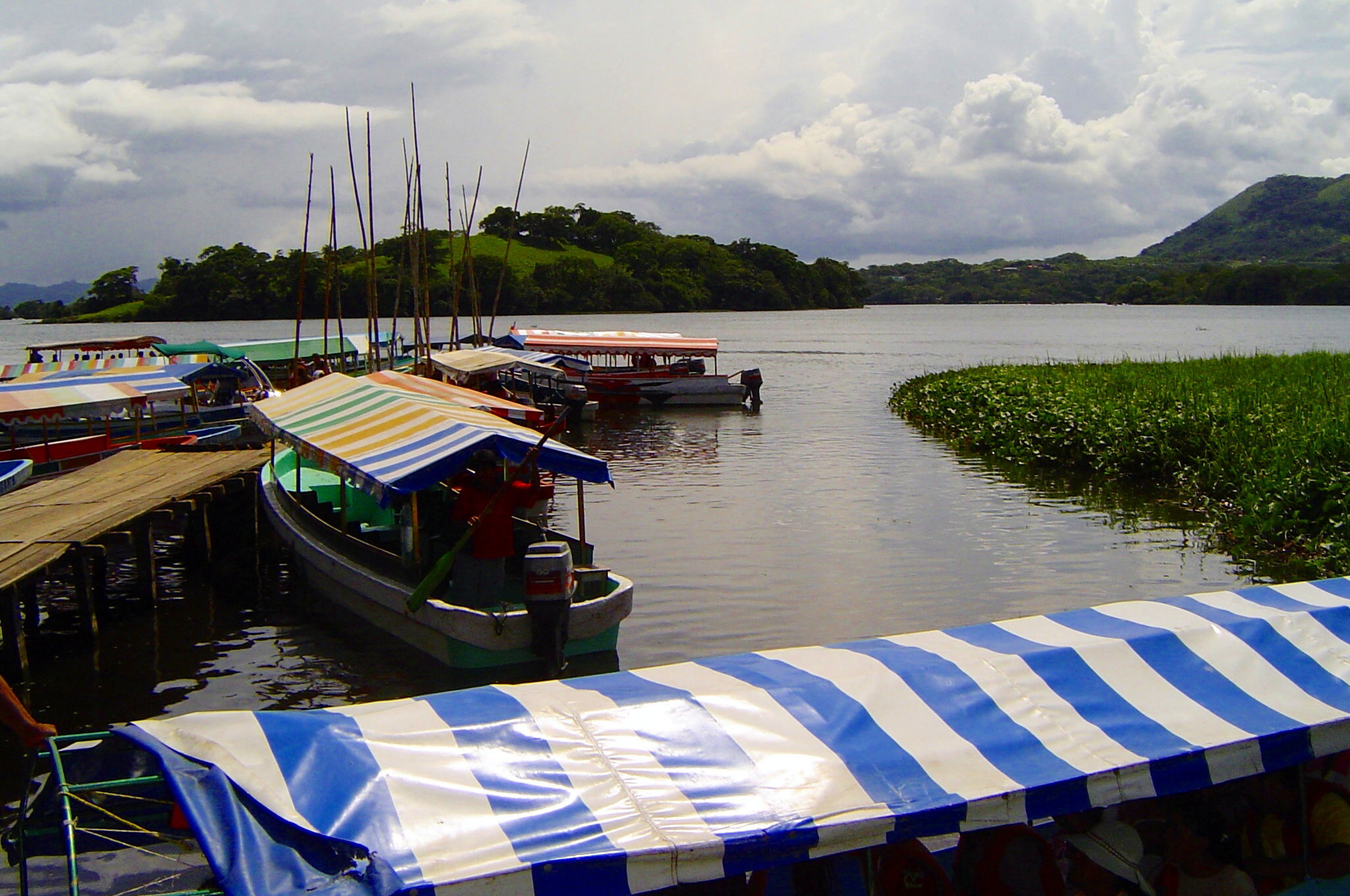 Laguna de Catemaco, por Roberto Gonzalez
