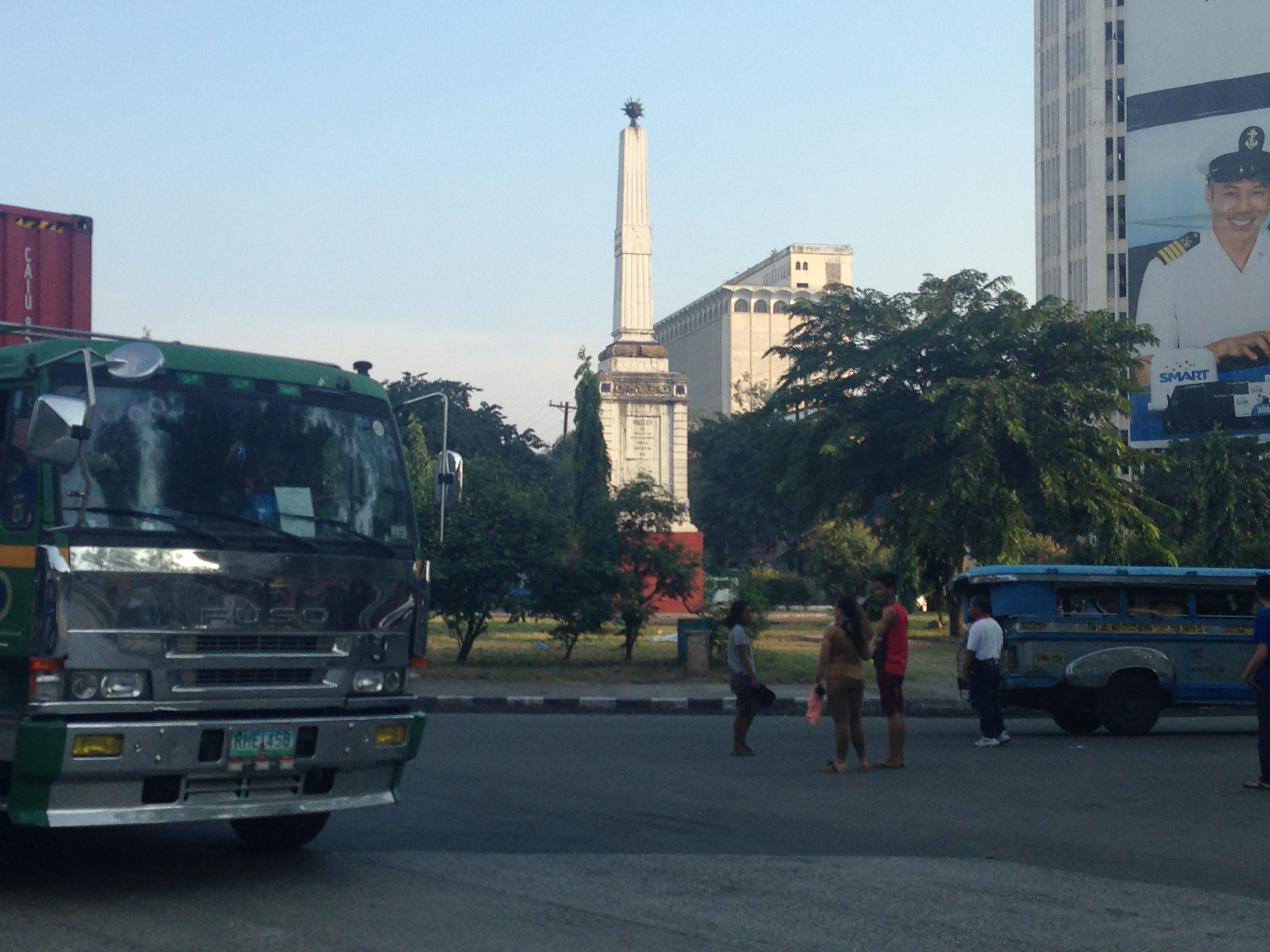 Monumento Anda Circle, por Fernando Rutia