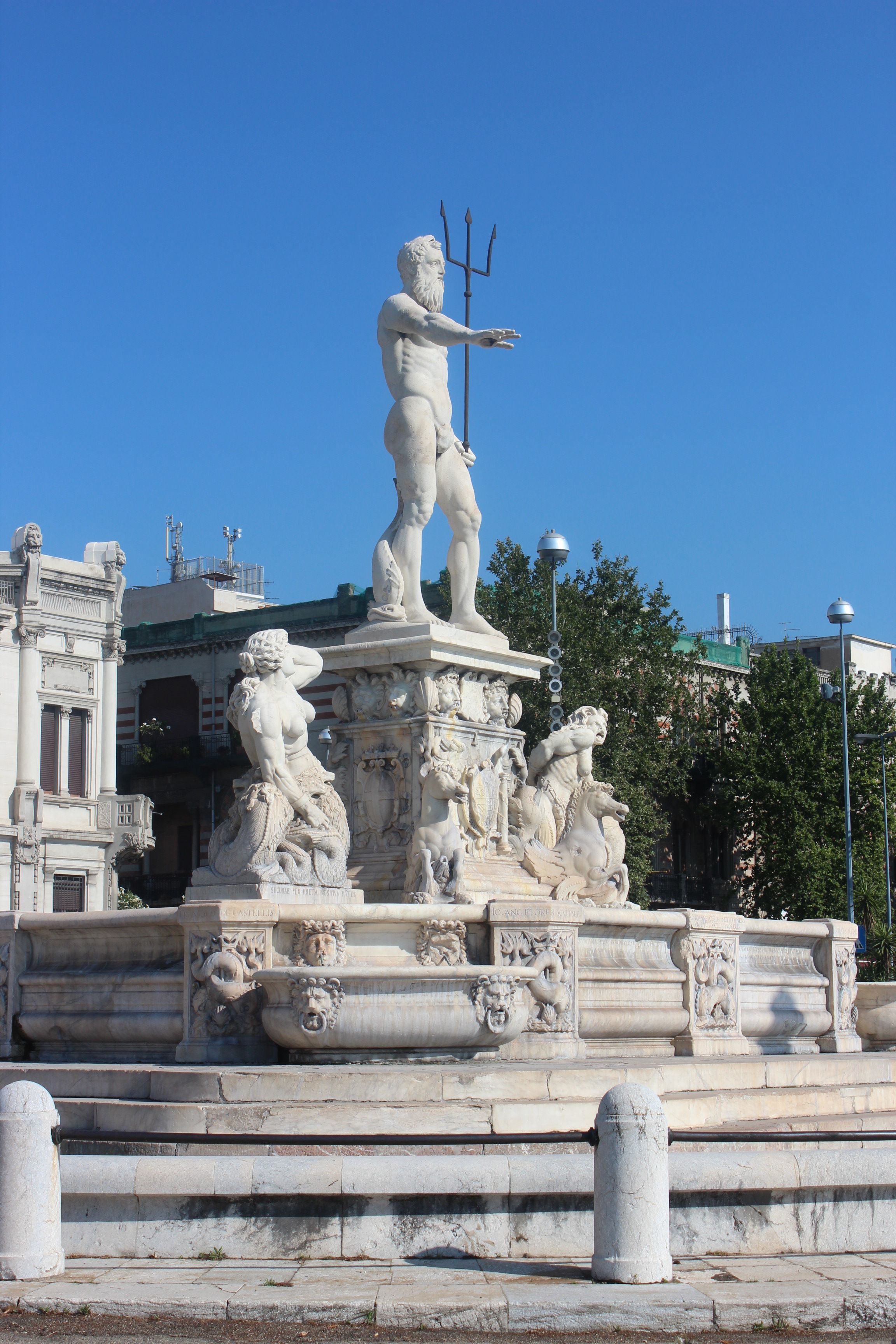 Fuente de Neptuno, por Patrícia Veludo