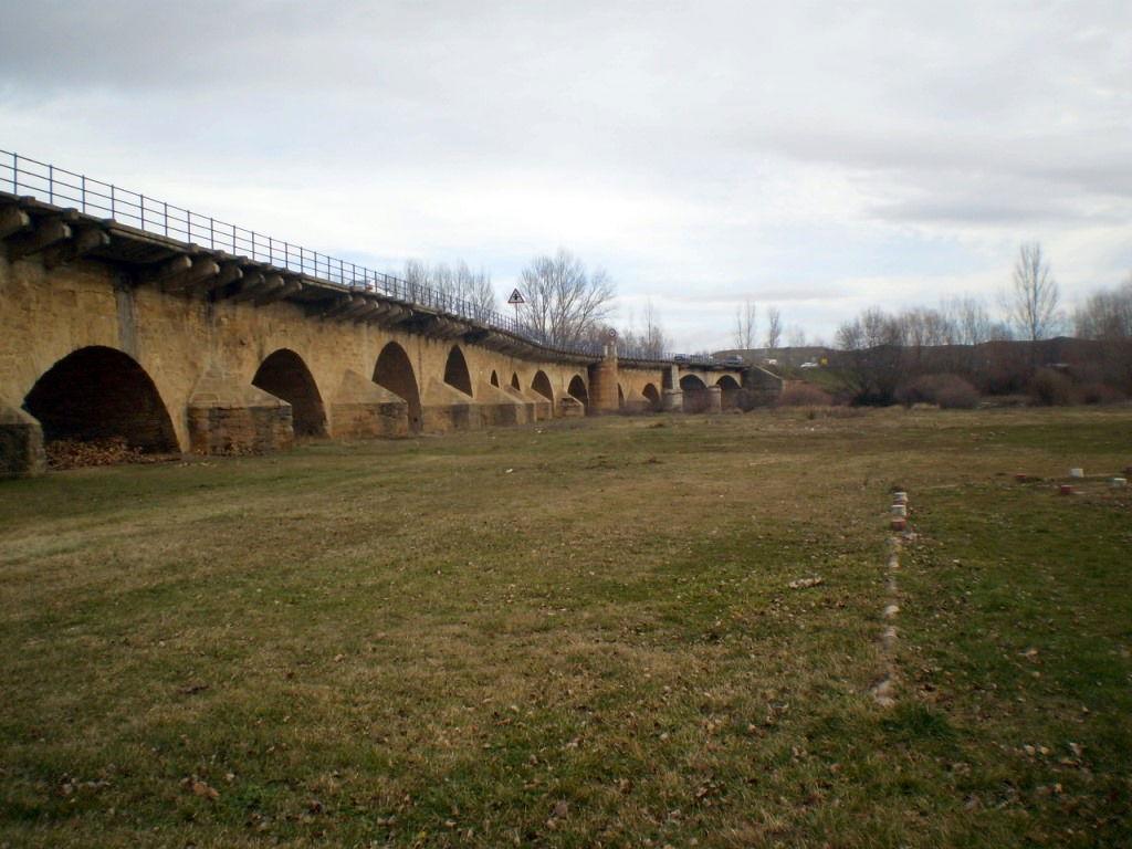 Puente de Villarente, por Lala