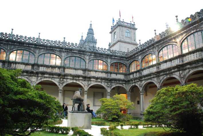 Claustro del Pazo de Fonseca, por Reconquista