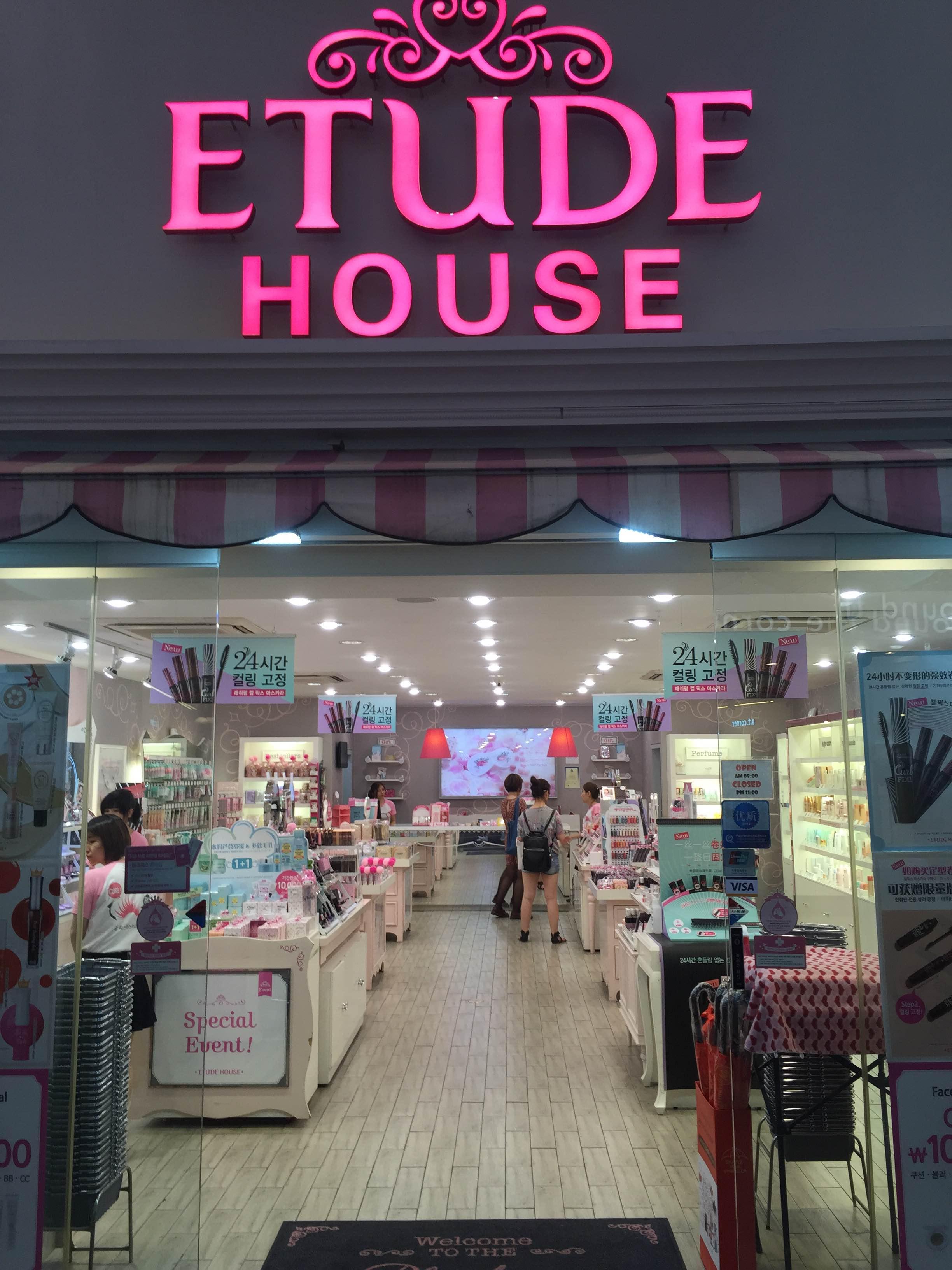 Etude House, por Makuteros Family Run