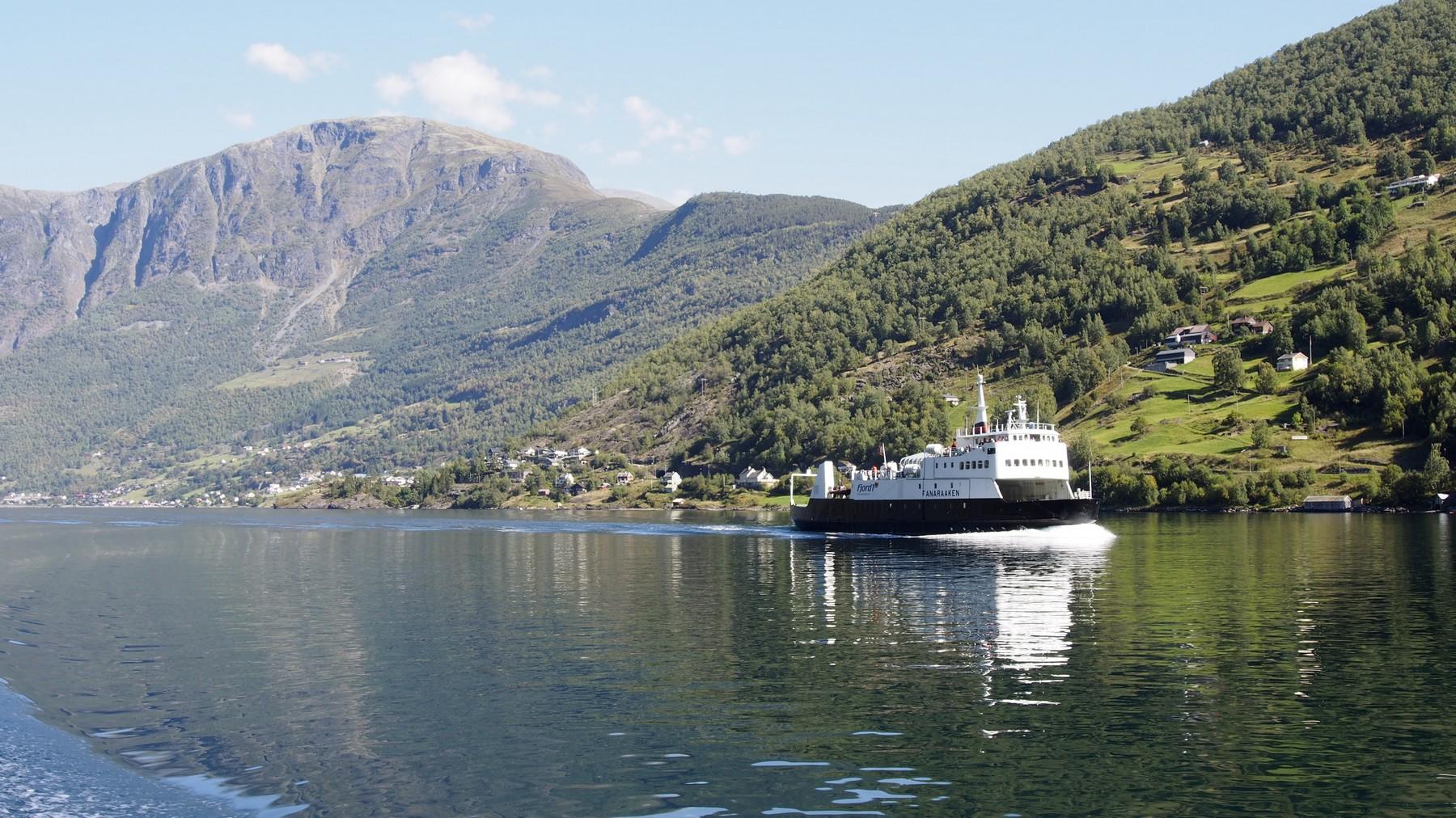 Ferry de Balestrand a Flåm, por Carlos Olmo