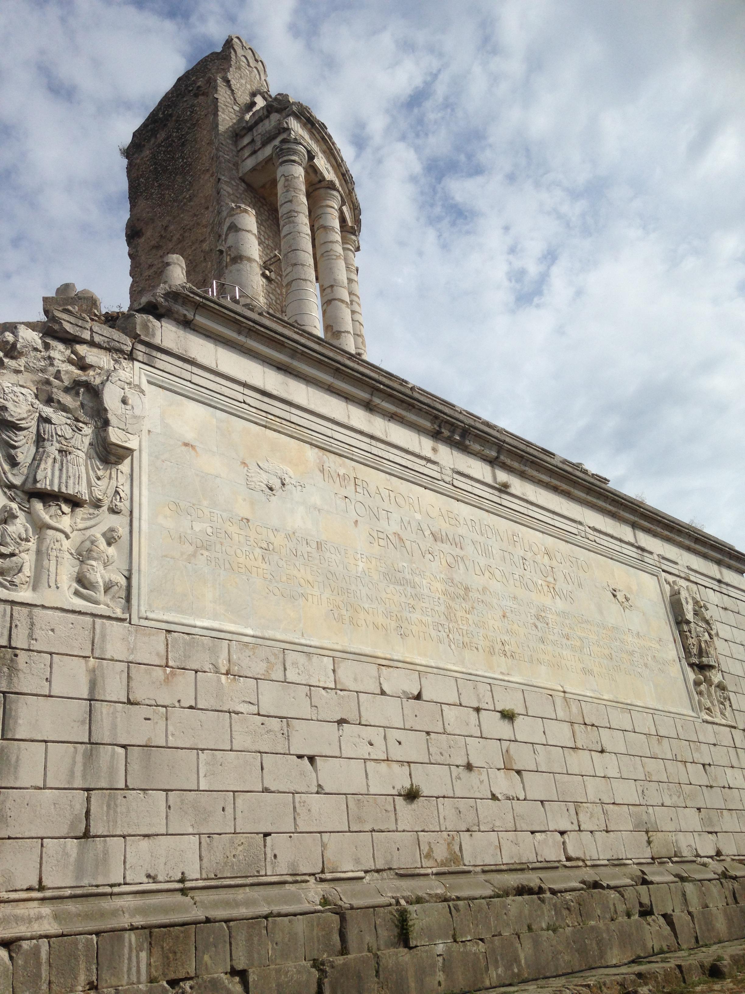 Trophée d'Auguste, por Julie Palmero