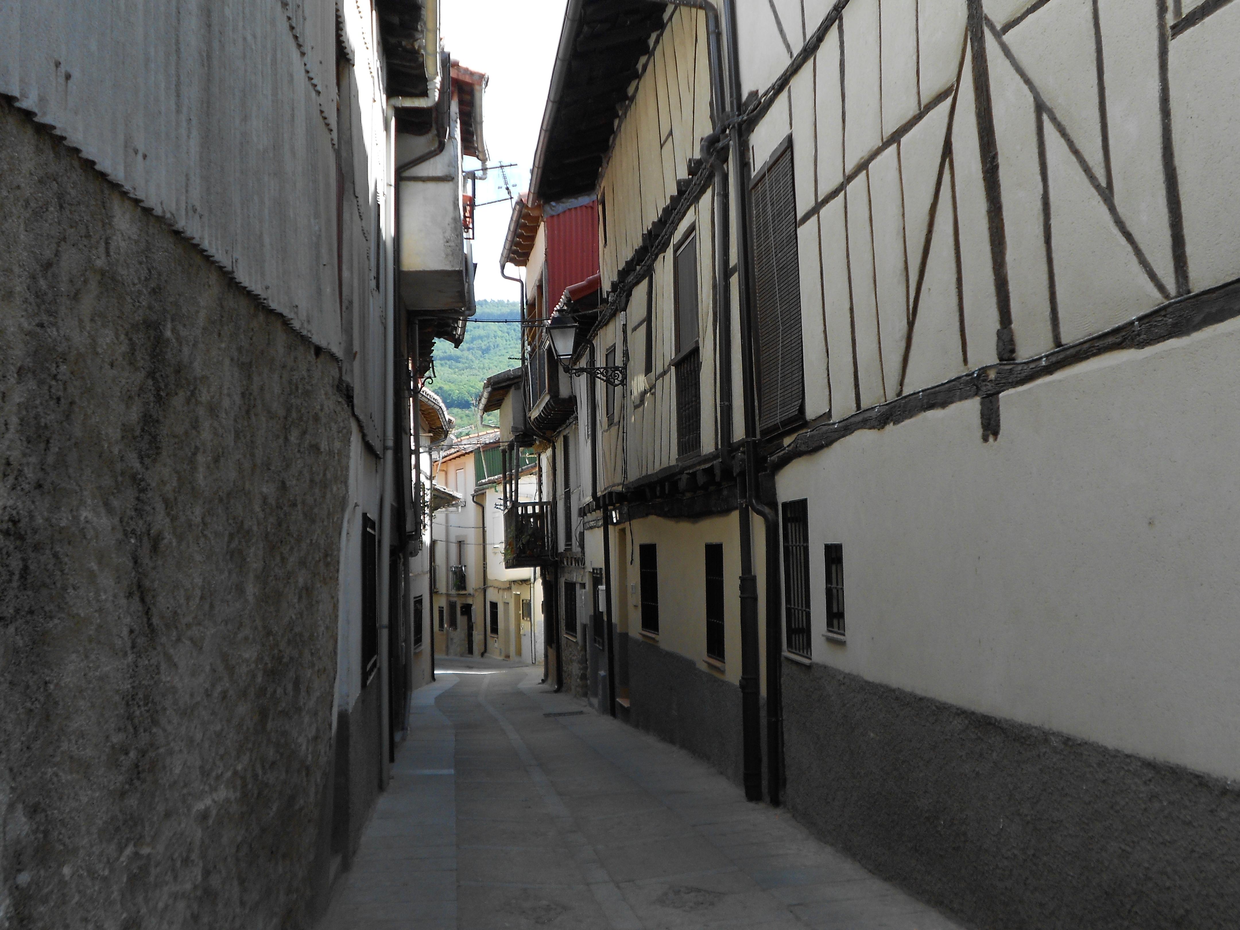 Calles de Cáceres que cuentan historias y encantos por descubrir