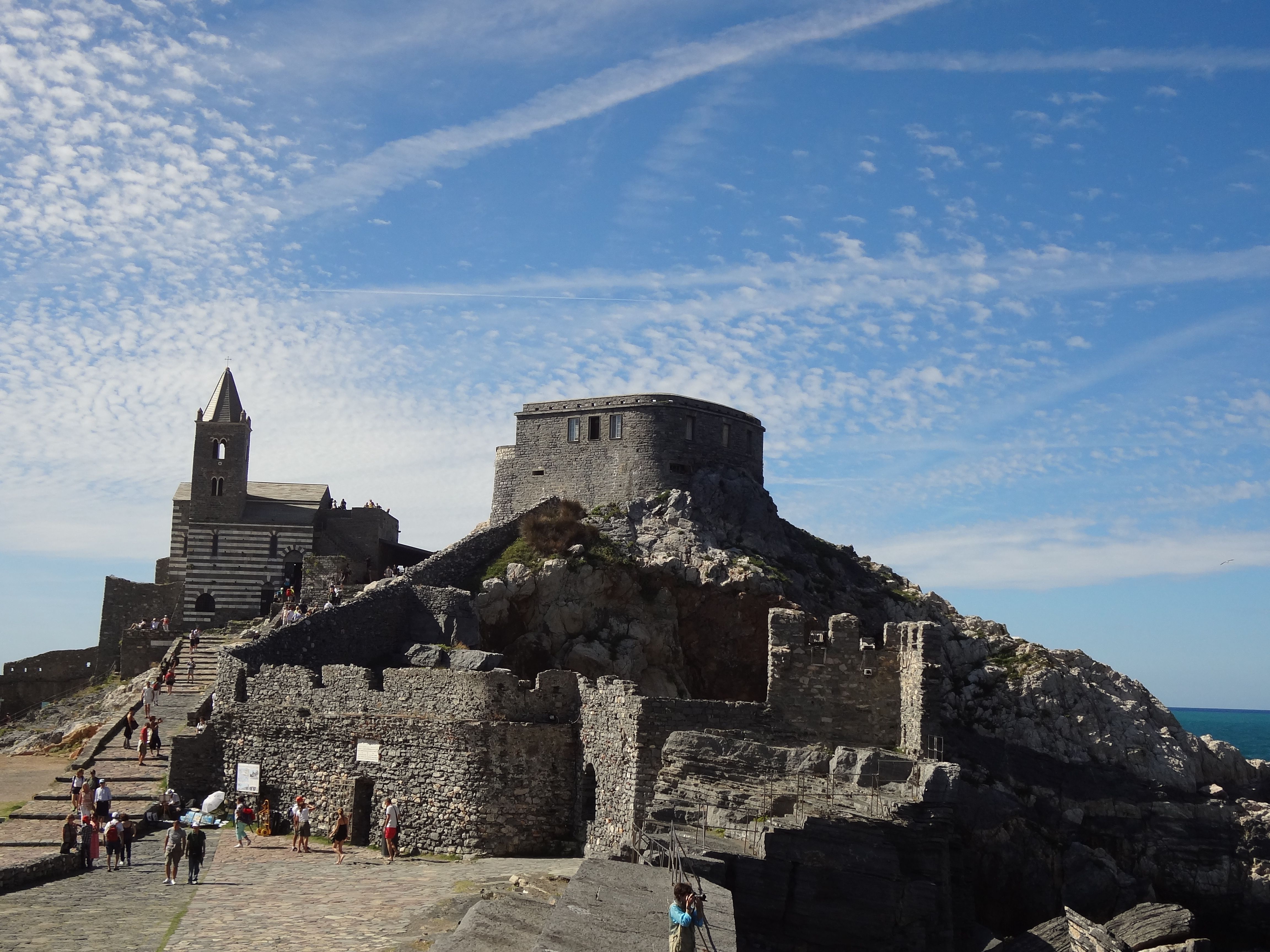 Iglesias de Costa de Liguria: un viaje por la fe y la historia