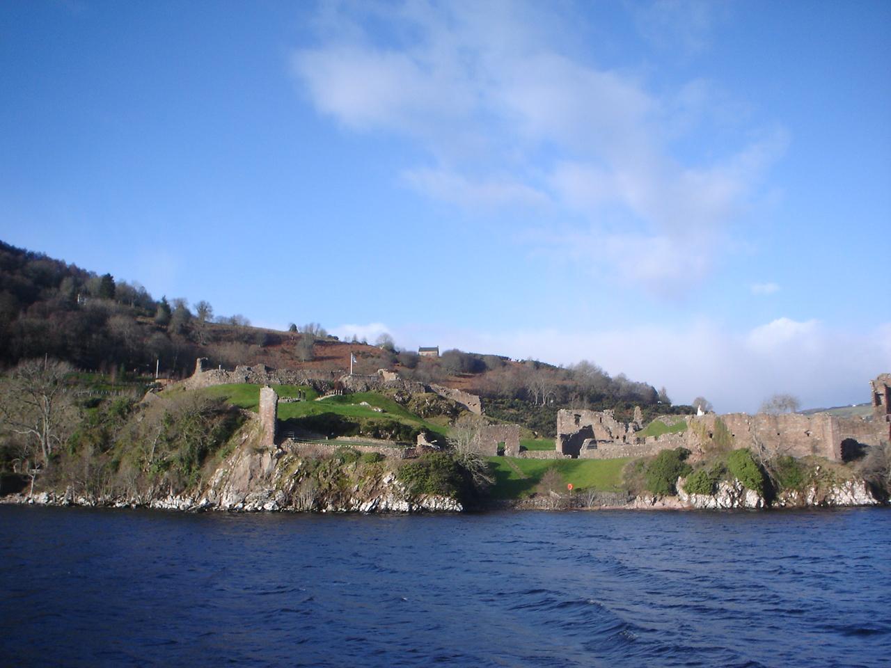 Paseo de barco en el Lago Ness, por Mariana Fachin