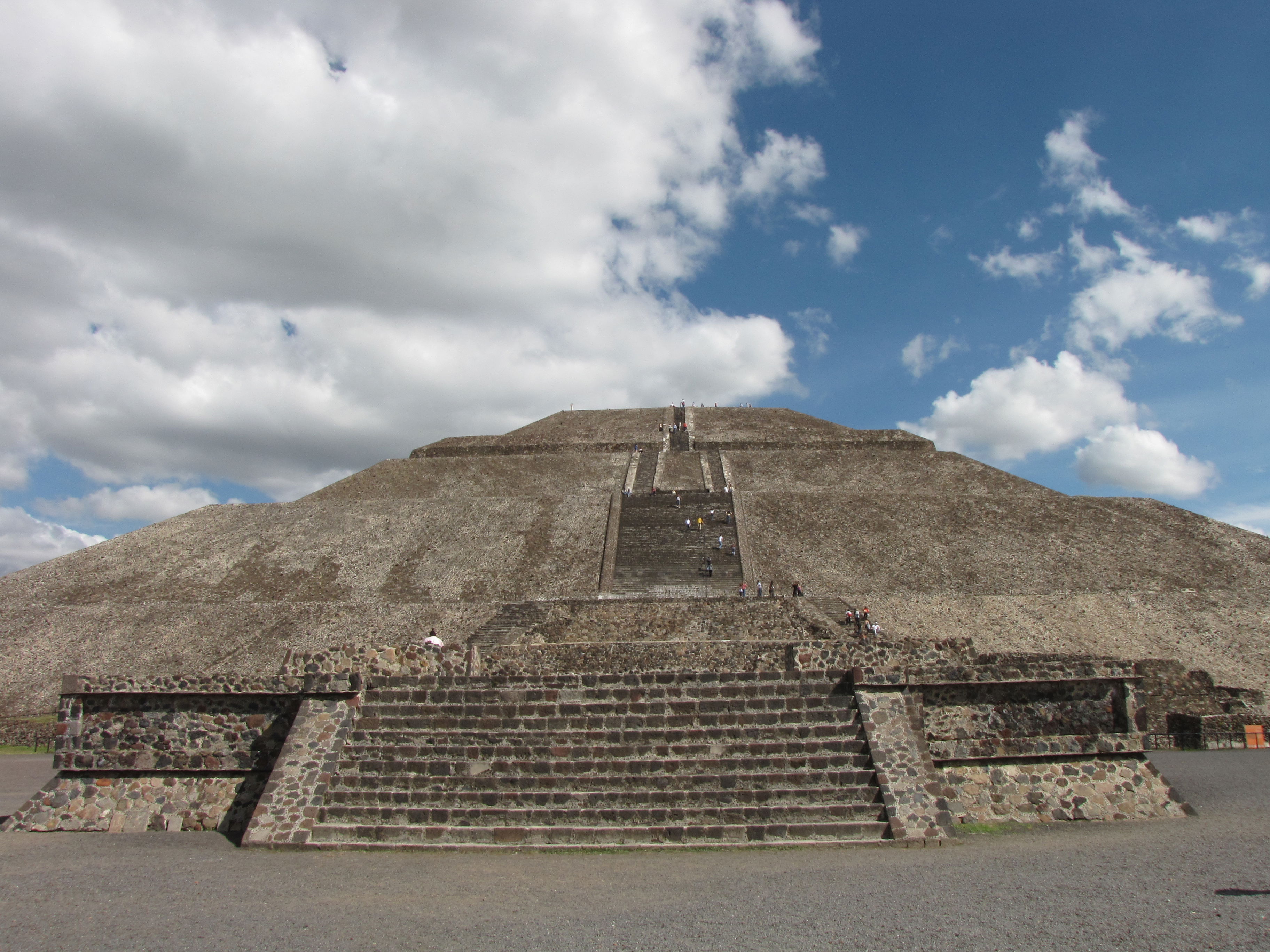 Piramides de Teotihuacan, por Flavia Ramos