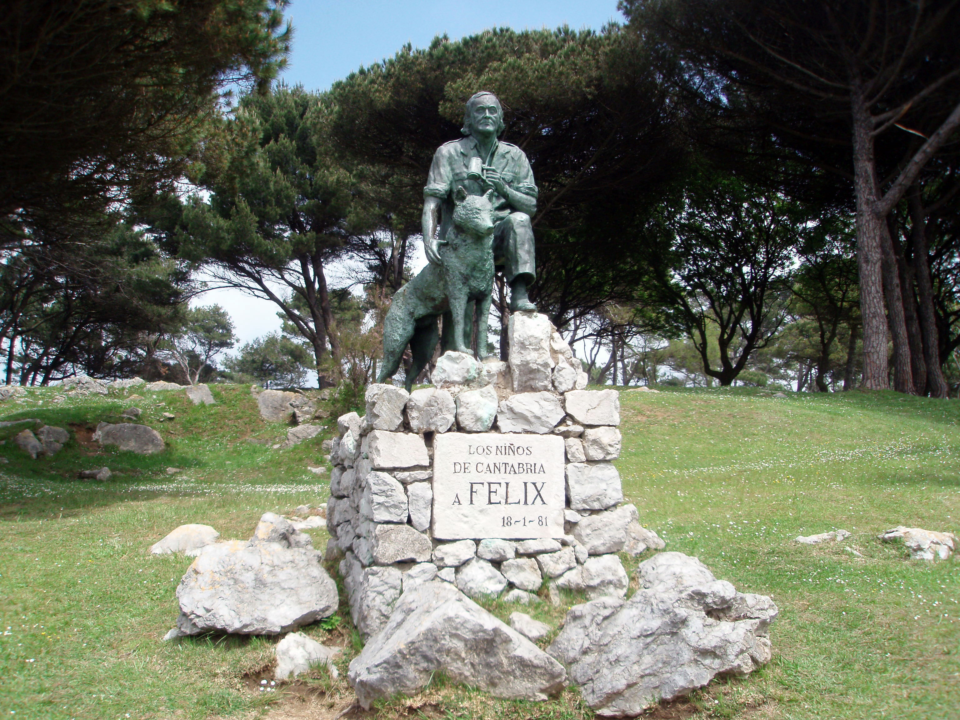 Monumento a Félix Rodriguez de la Fuente, por Joxu
