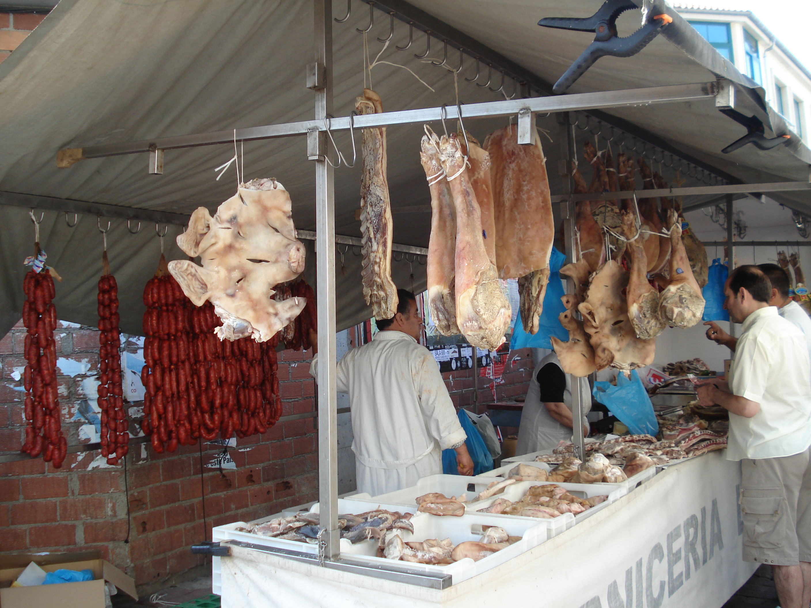 Mercadillos en Galicia, una experiencia única entre tradición y sabores.