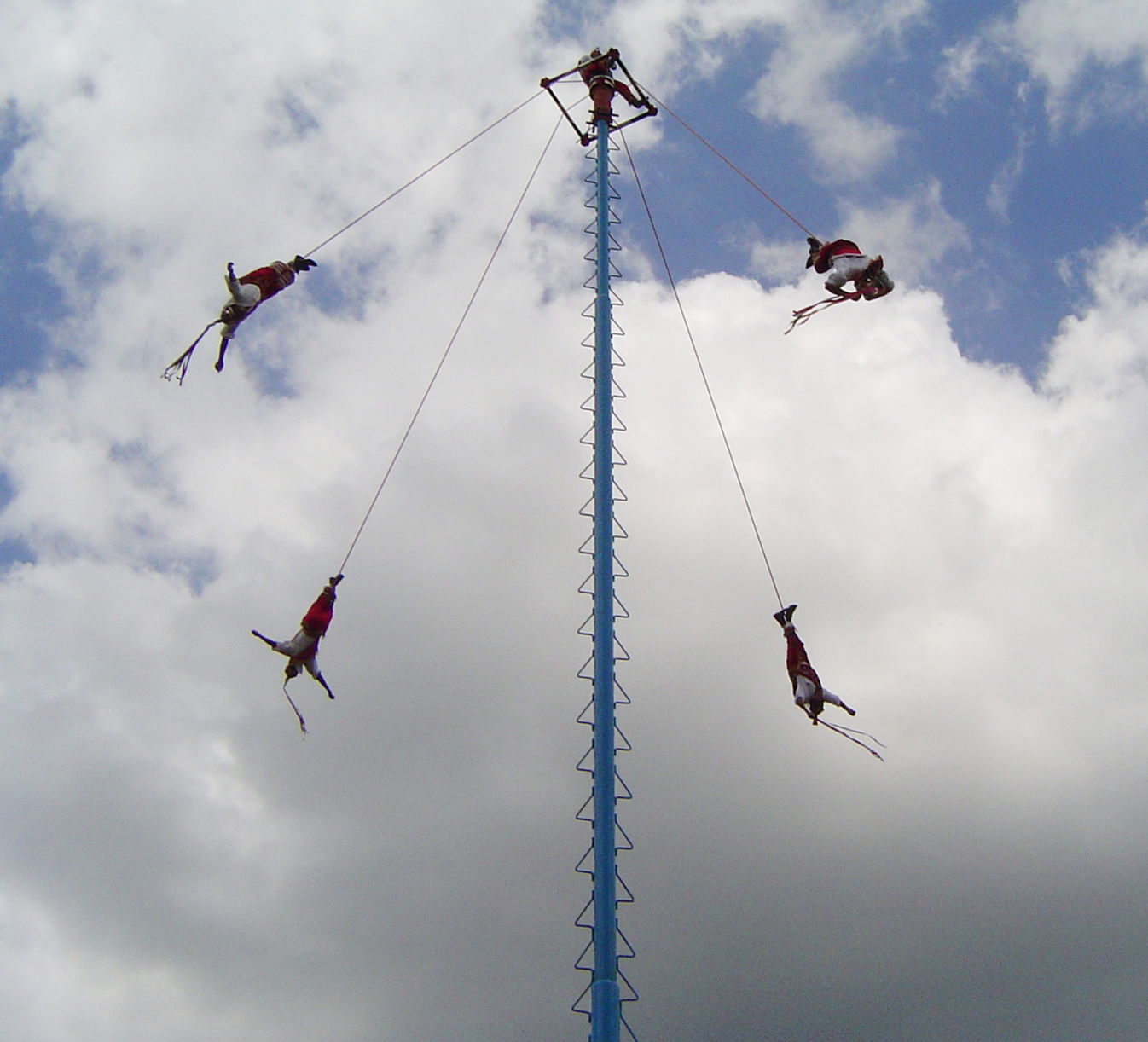 Los voladores de Papantla, por Roberto Gonzalez