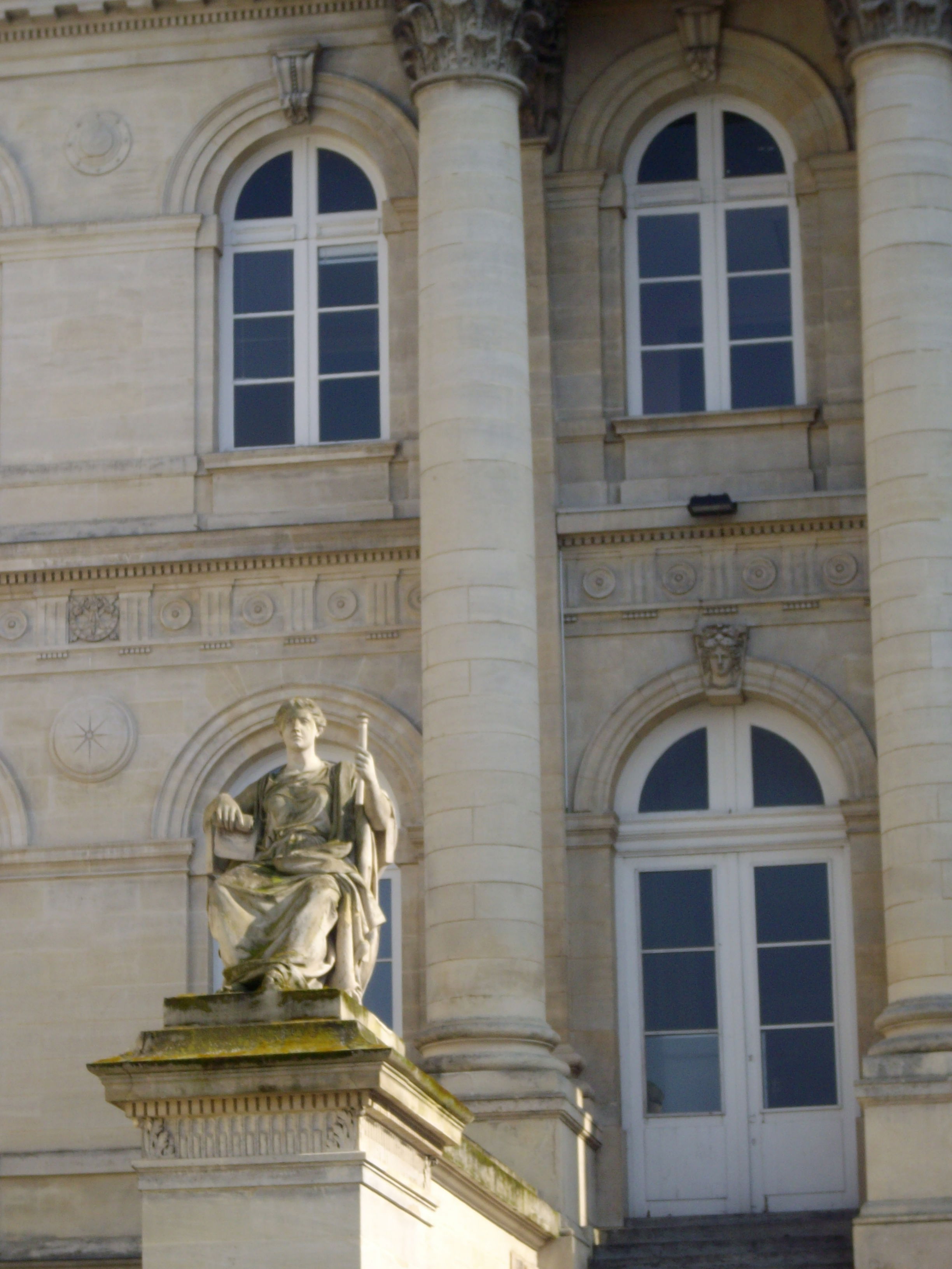 Estatuas palacio de justicia, por elodies535