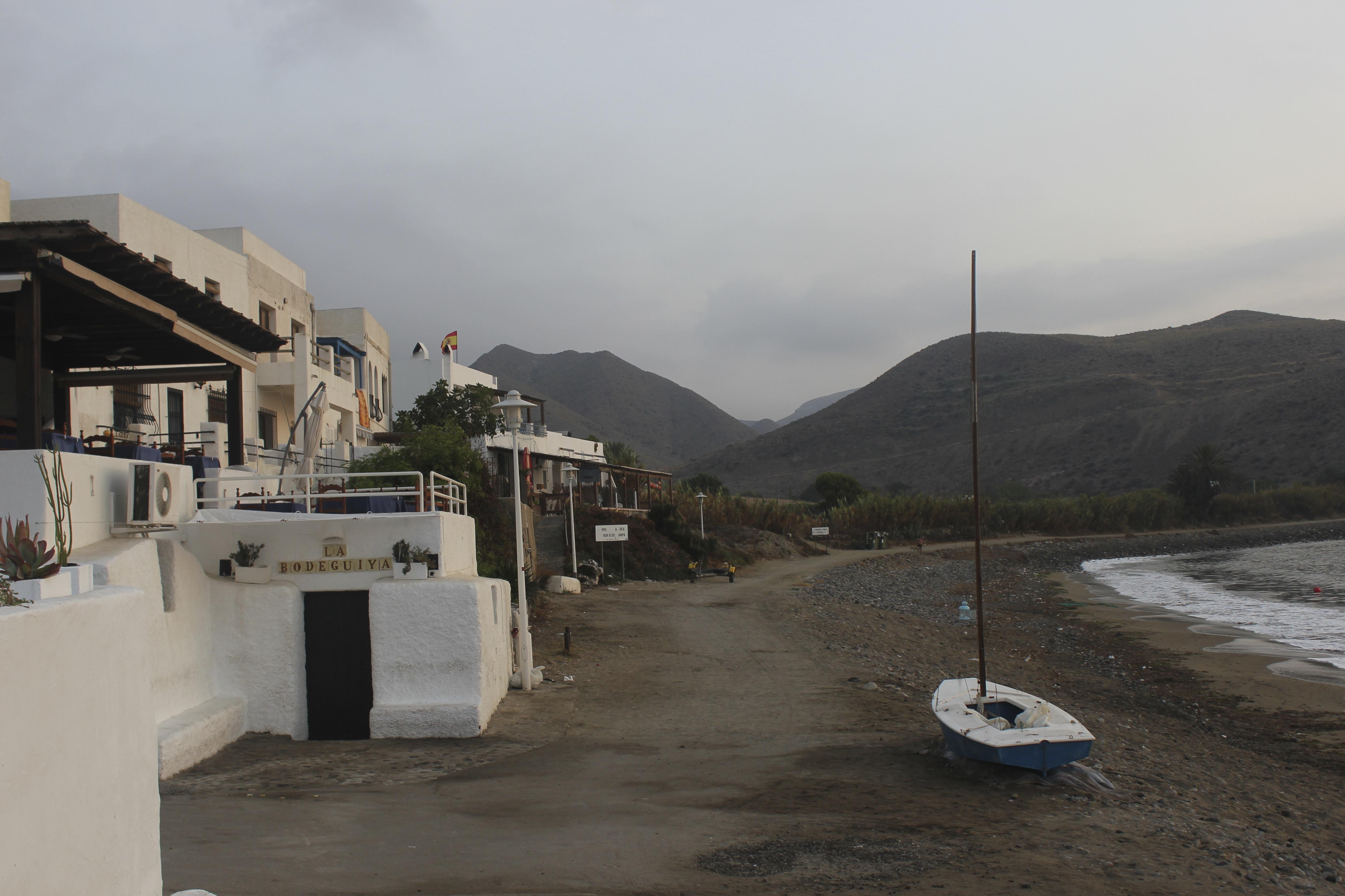 Vida nocturna en Almería: descubre los secretos de su diversión