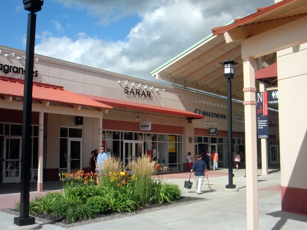 Chicago Premium Outlets (157 stores) - shopping in Aurora, Illinois IL IL  60502 - MallsCenters