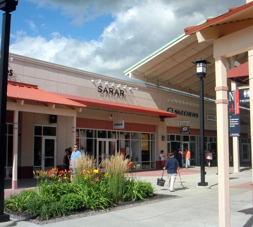 Outlet Mall en Aurora: 2 opiniones y