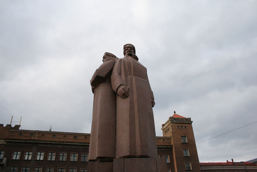 Monumento a los Fusileros Letones, por ...