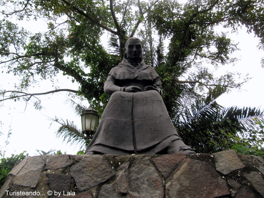 Monumento a Amelia Denis de Icaza, por Lala