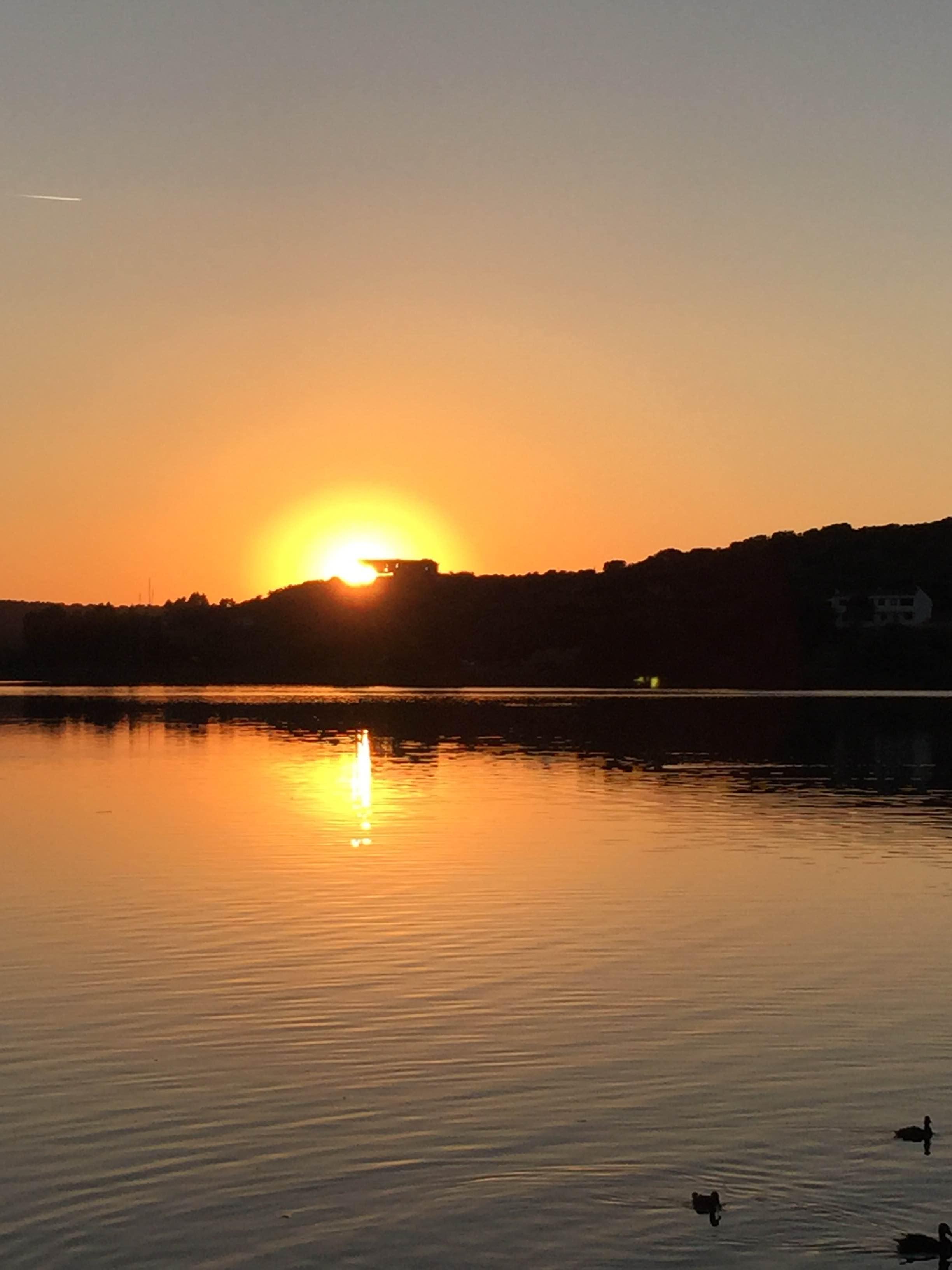 Laguna de Batanas, por Rocio Moraleda Fernandez