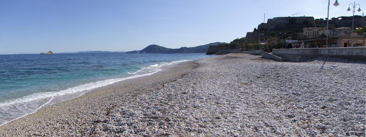 Playa Le Ghiaie, por Giringirella