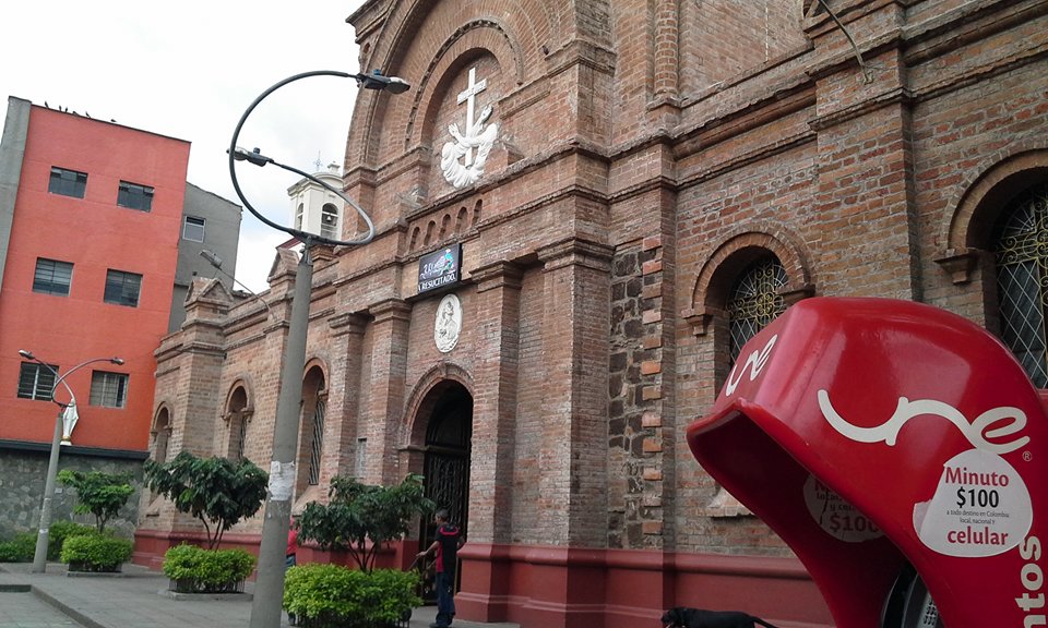 La Iglesia de San Benito de Medellín, por César - Mochilero