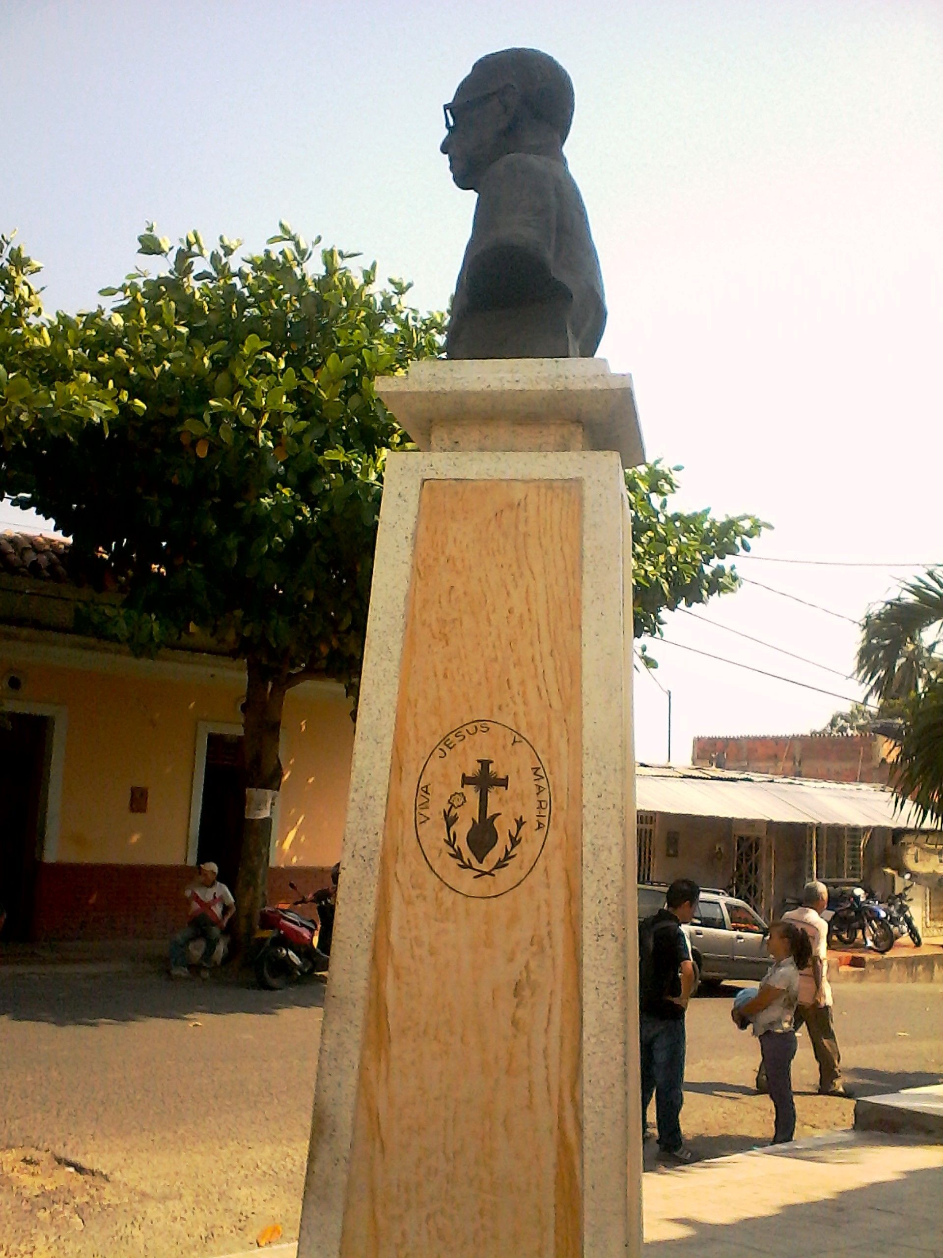 Monumento a Reinaldo Acevedo, por César - Mochilero