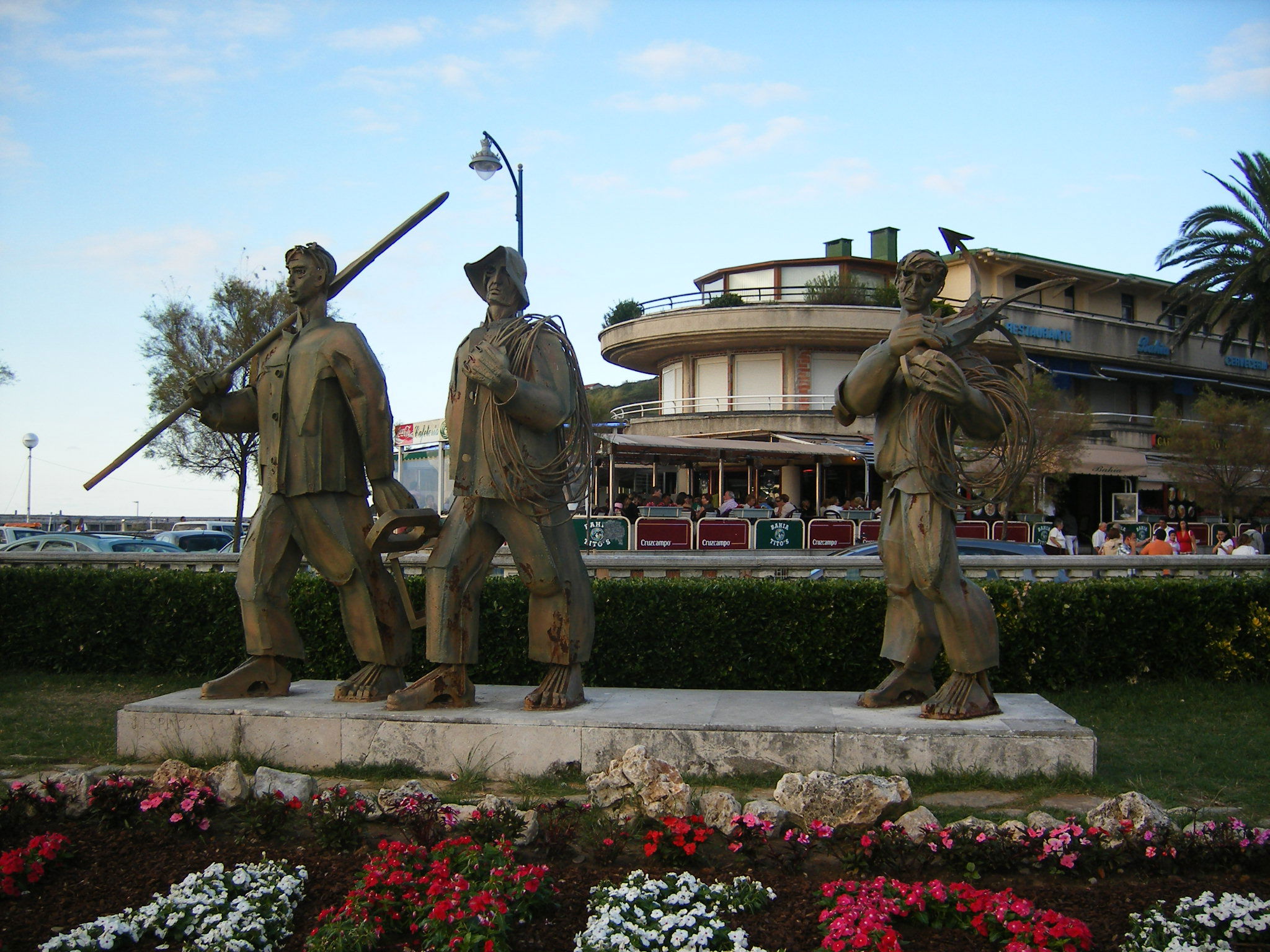 Monumento a los Pescadores, por Rikkupikku