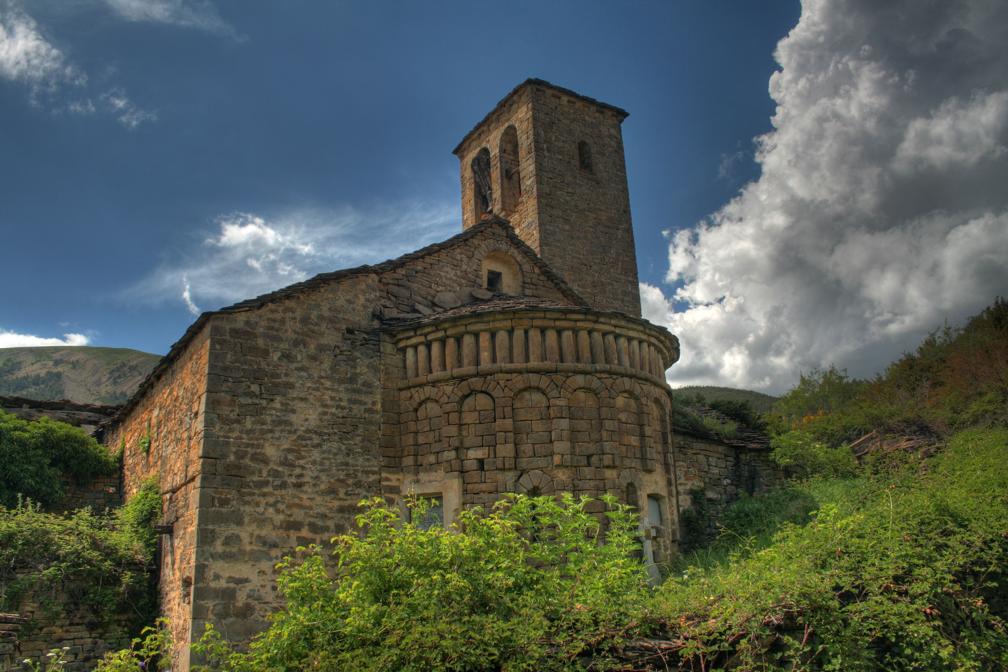 Iglesias en Sobrarbe: tesoros arquitectónicos y espirituales del valle