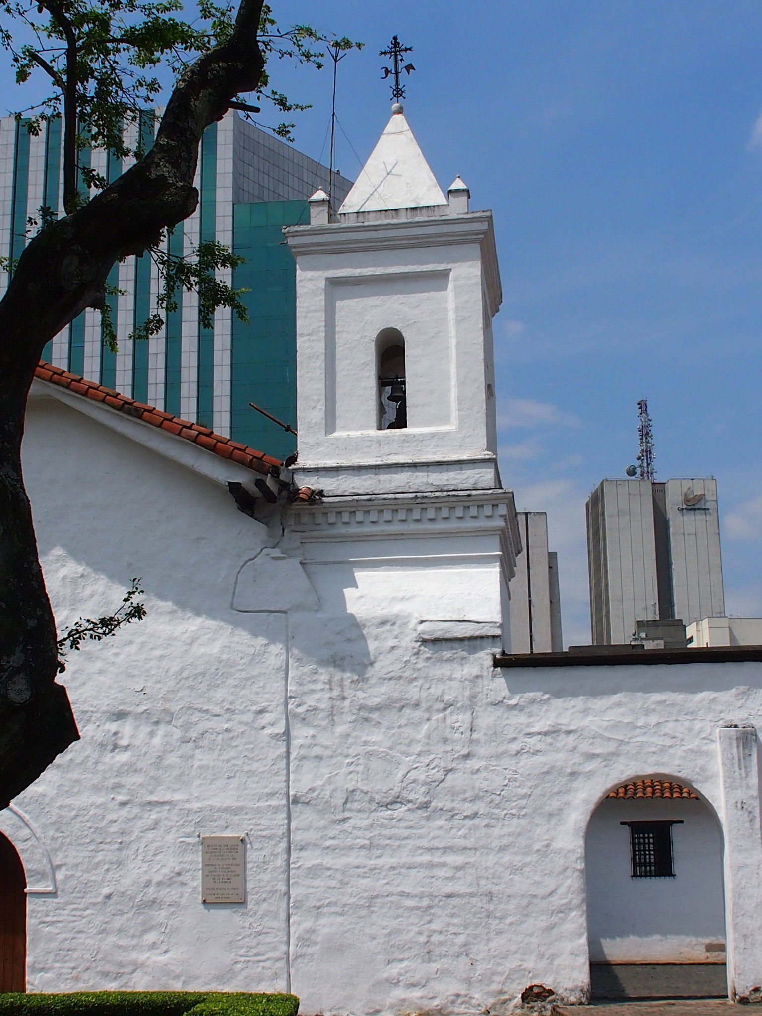 Complejo religioso la Merced, por Carlos Olmo