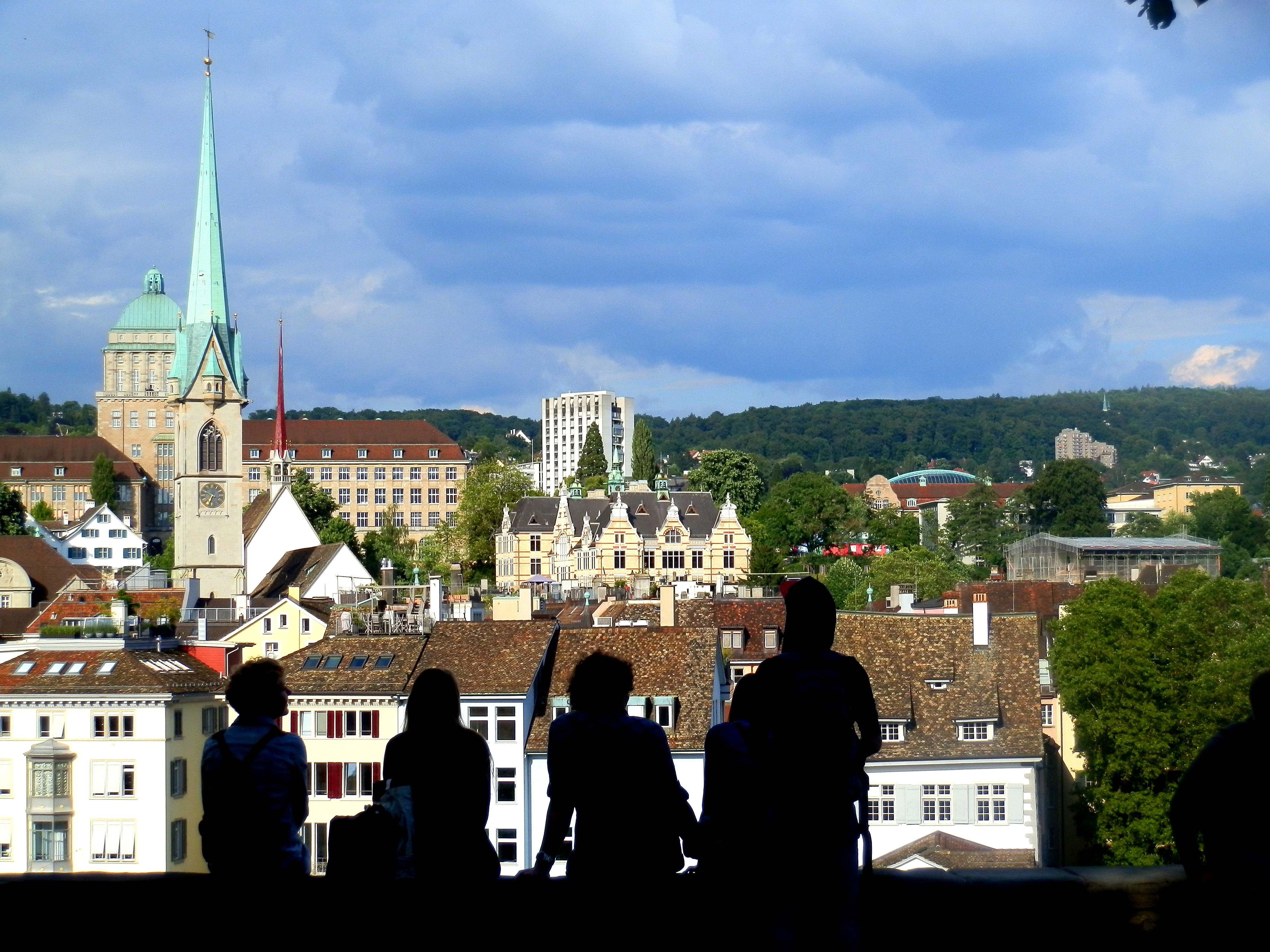 Lagos en Zürich: Un recorrido por la belleza de sus aguas y paisajes