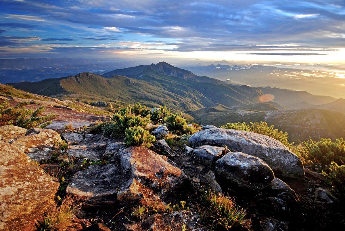 Montaña de Pico da Bandeira, por Leonardo Merçon