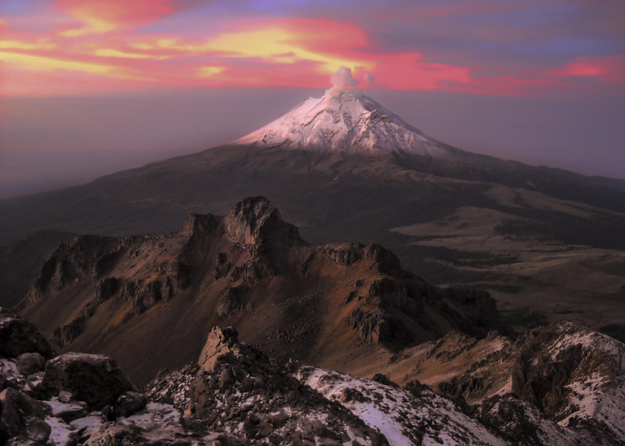 Volcan Iztaccíhuatl, por Raul Cavero