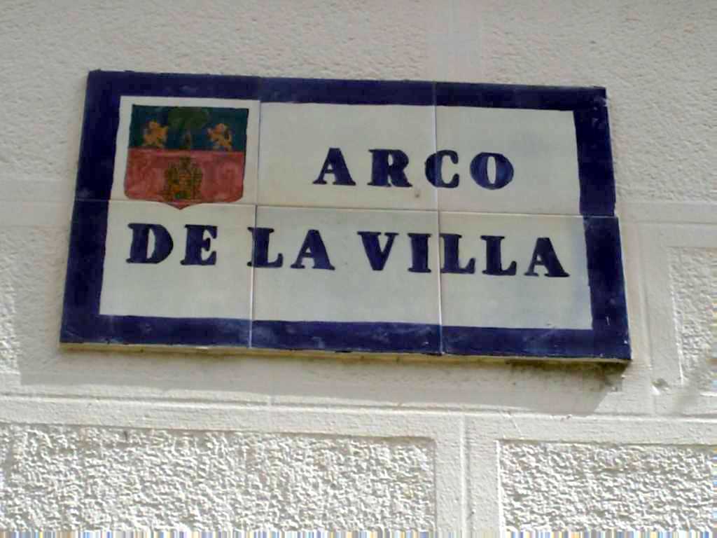 Arco de la Villa o de San Juan, por Lala