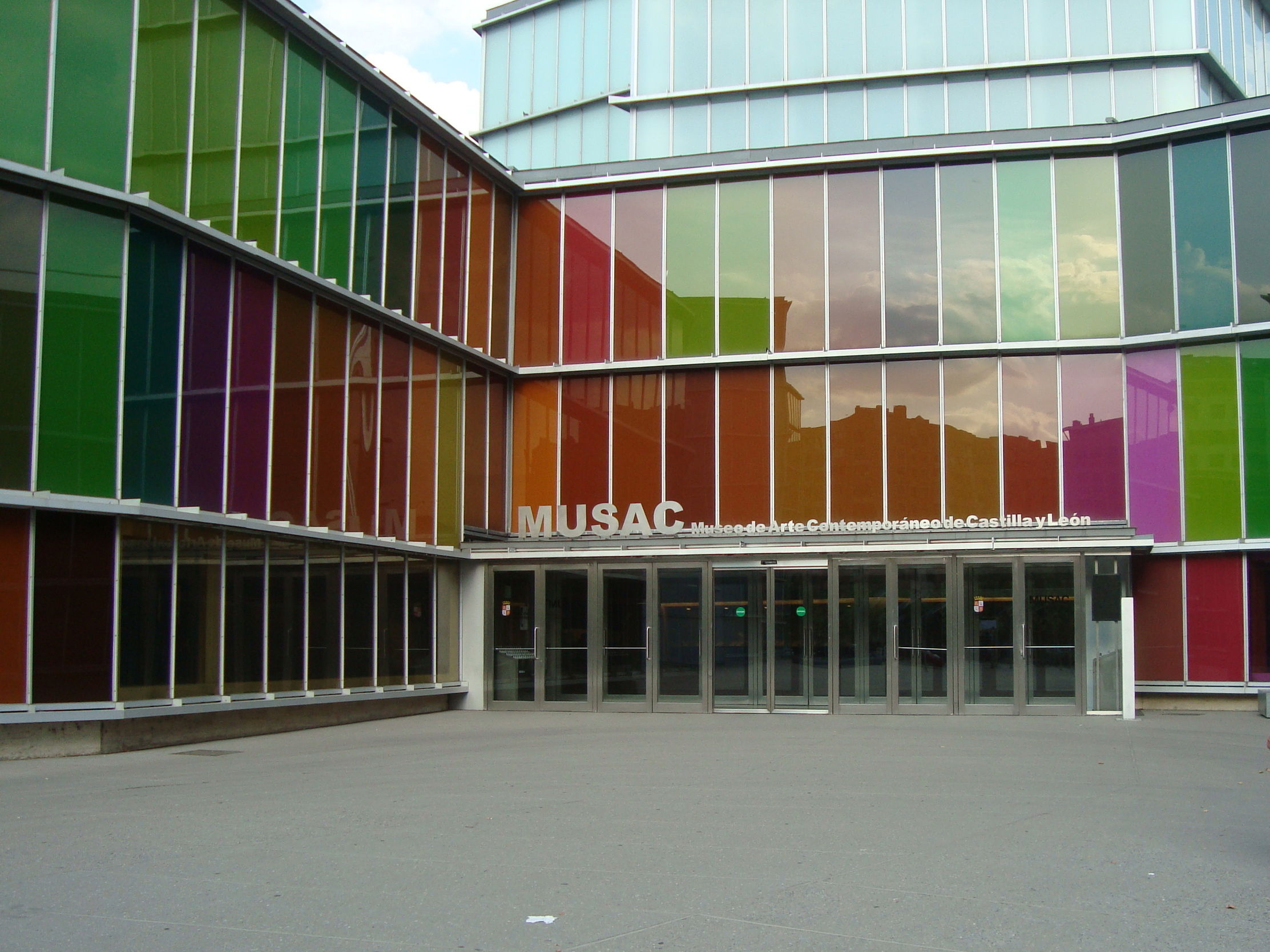 Museo de Arte Contemporáneo de Castilla y Leon MUSAC, por Marta Pilar