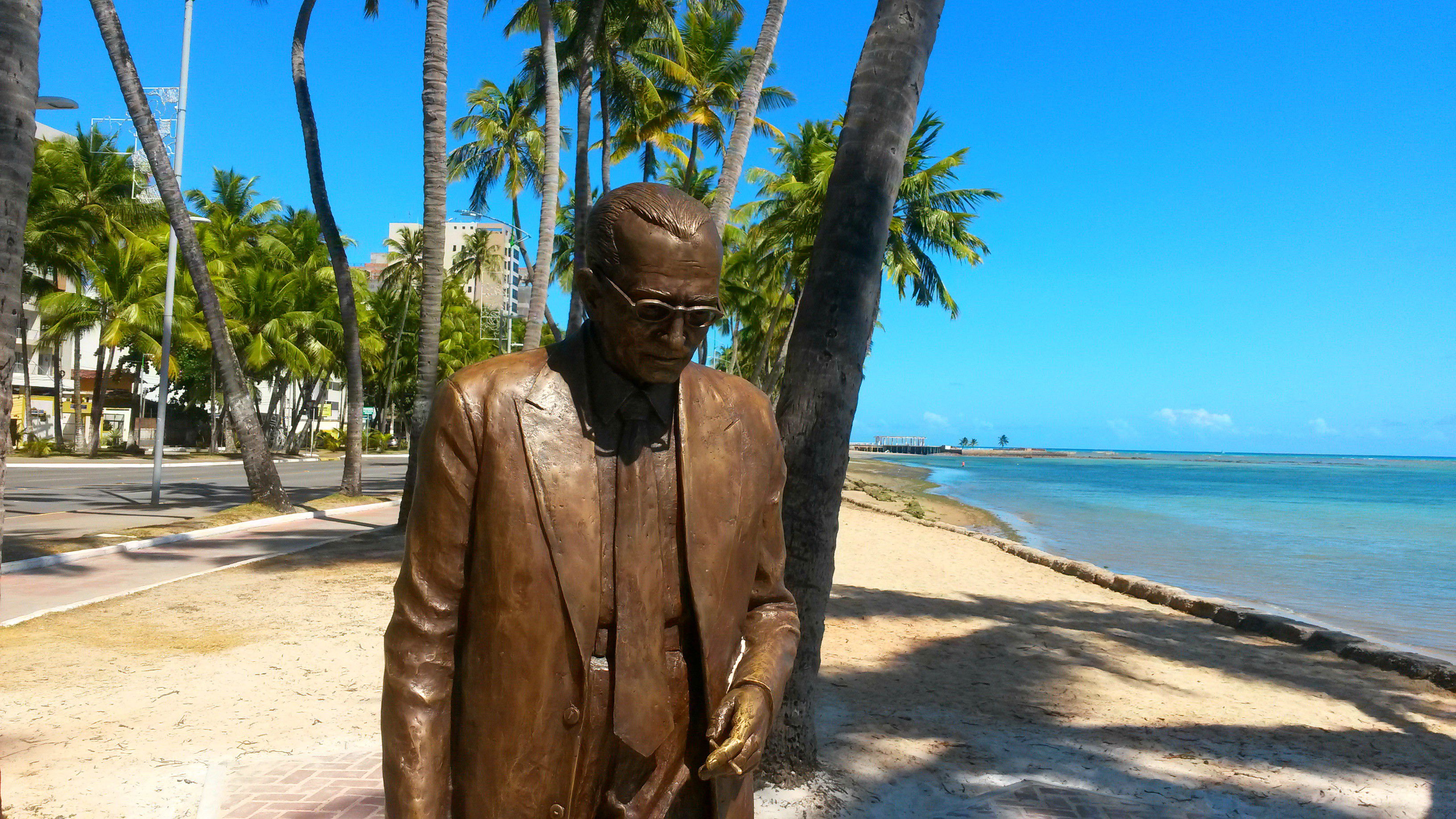 Escultura de Graciliano Ramos, por Milla