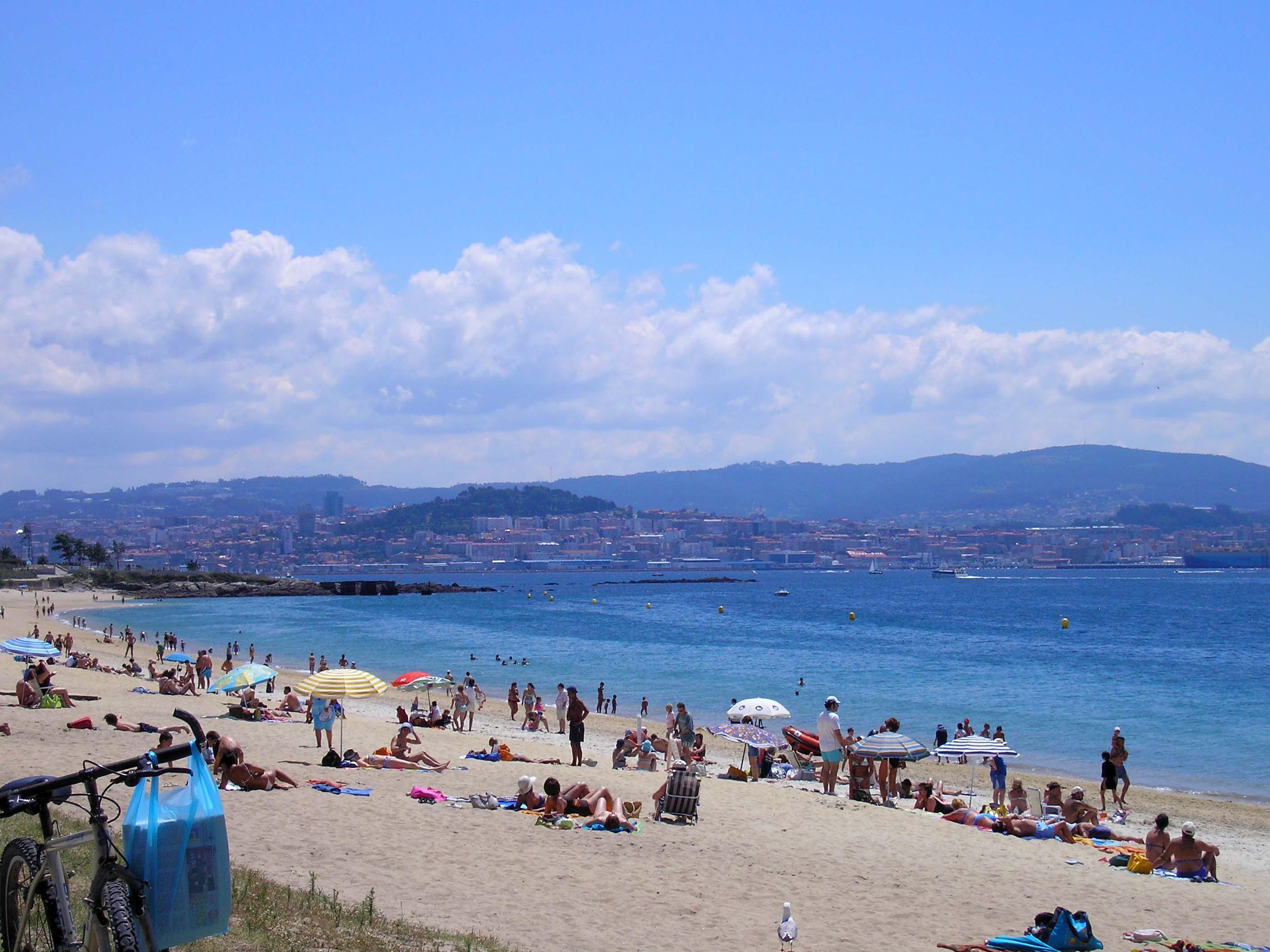 Playa de Cangas, por Miguel Angel Abella
