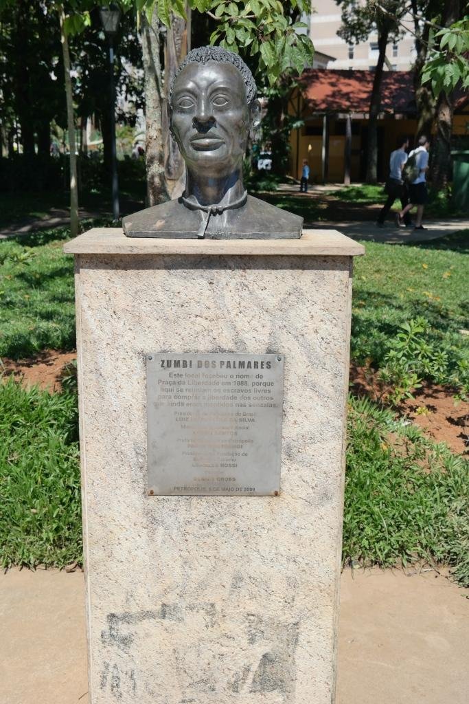 File:0000 Busto de Zumbi dos Palmares Petropolis.JPG - Wikimedia