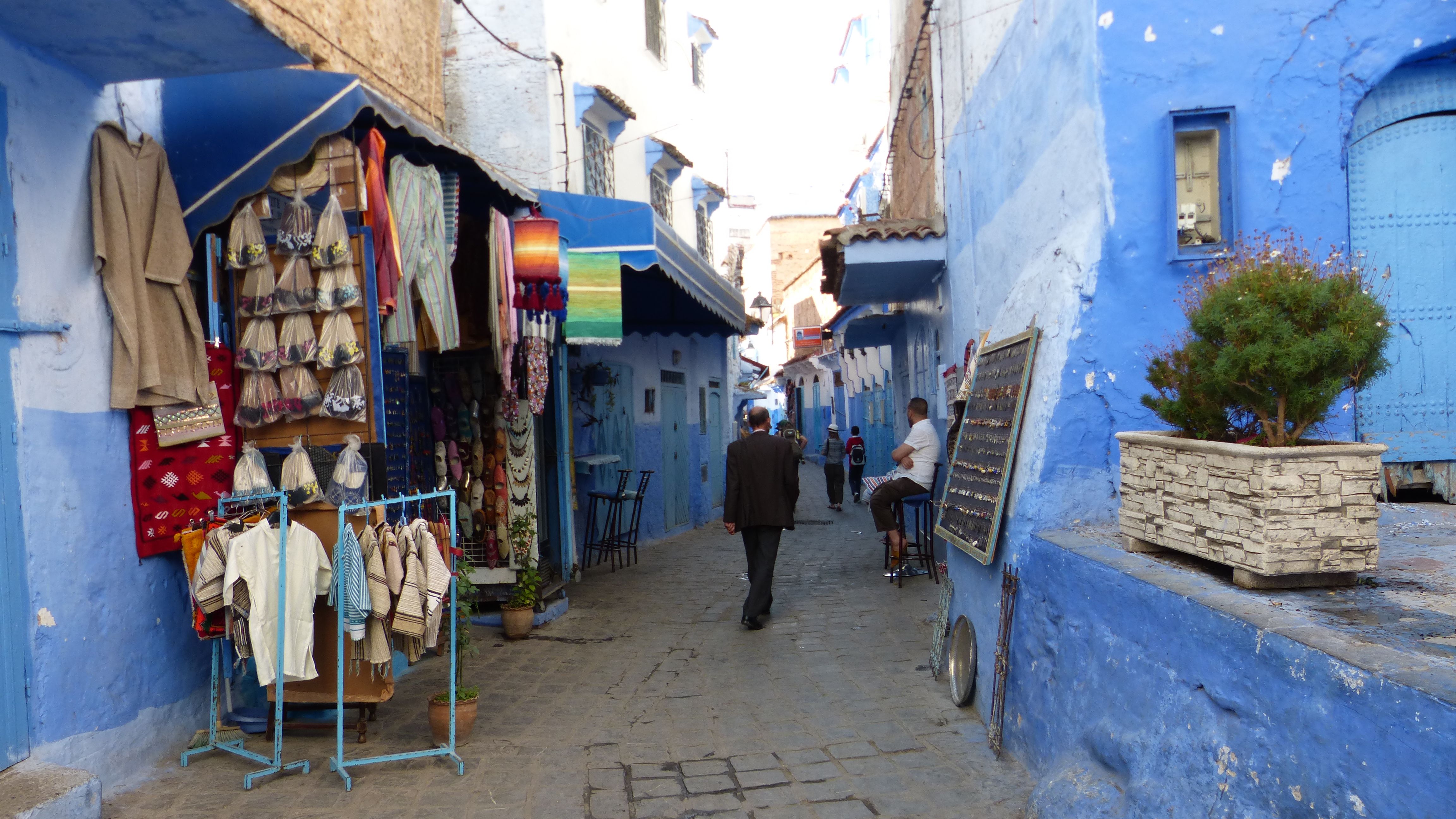 Calles en Chefchaouen que invitan a perderse en su magia azul