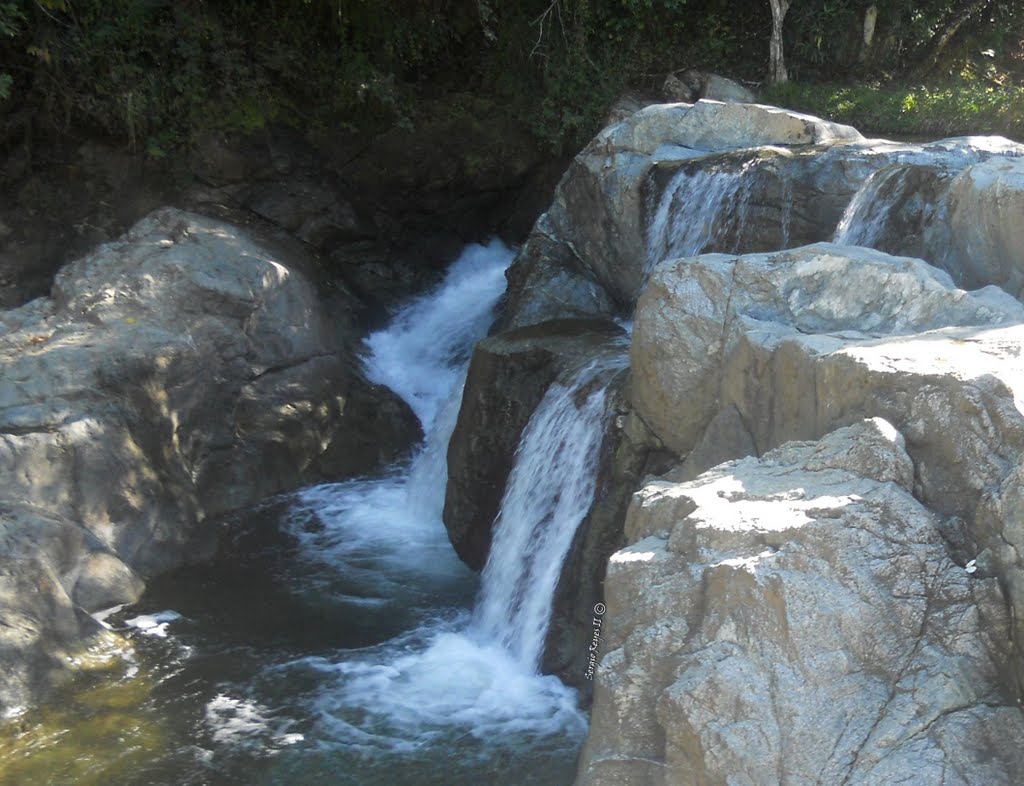 Balneario el salto, por Alberto Helena