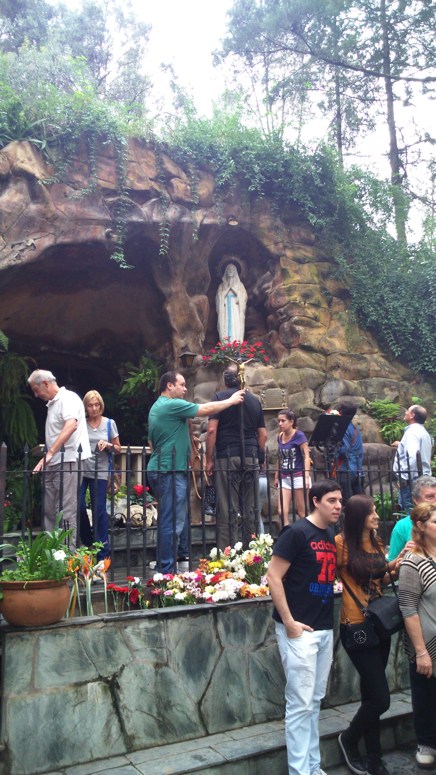 El Santuario de la gruta Virgen de Lourdes, por Mariel Rivero